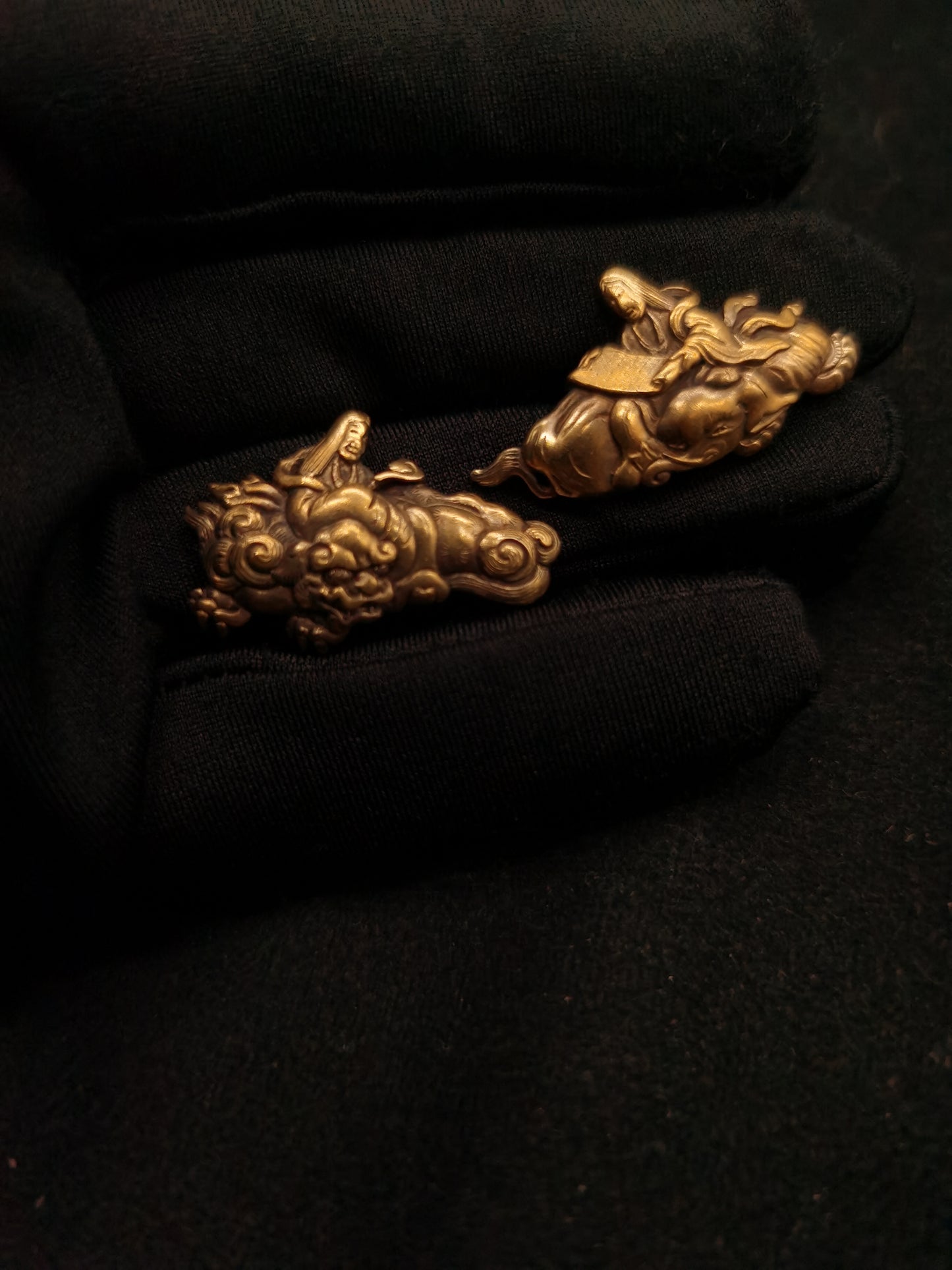 Japanese Type Menuki for Wakziashi Tanto Manjusri and Bodhisattva Y086