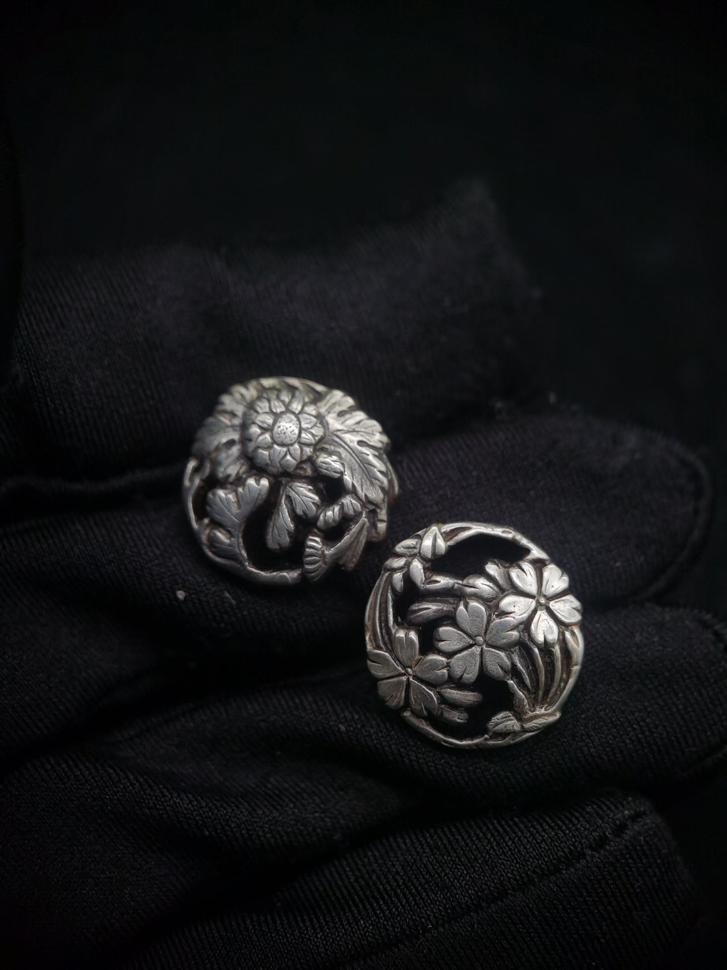 Japanese Type Kiku and Sakura Round Menuki for Wakziashi and Tanto Y107