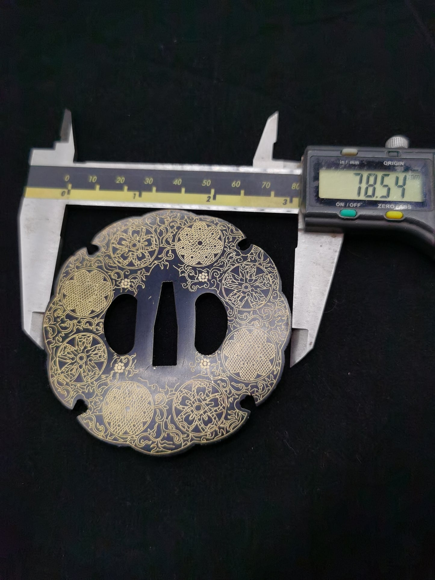 Japanese Line-engraved Floral & Grass Pattern Tsuba for Katana Tachi, X013