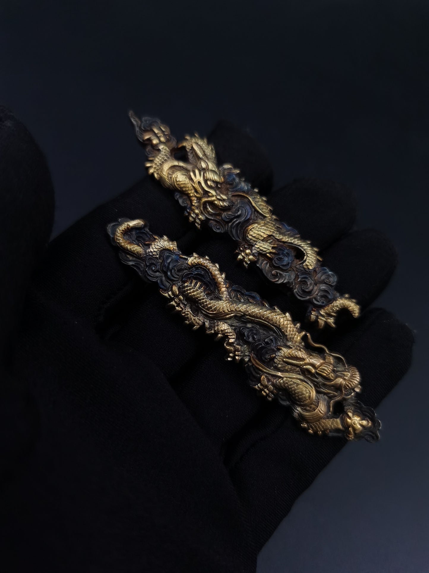 Japanese Type Big Cloud-Dragon Pattern Menuki for Tachi wakziashi Y032