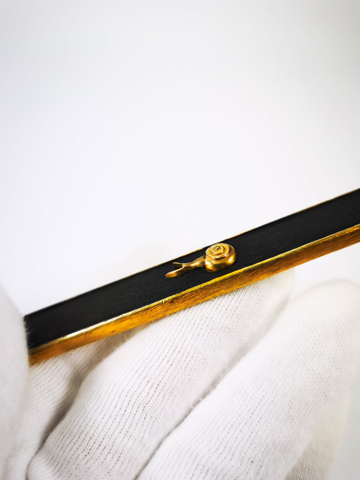 Japanese Sword Fitting Snail motif kozuka for Wakzaishi and Tanto Edo Period Antique D148