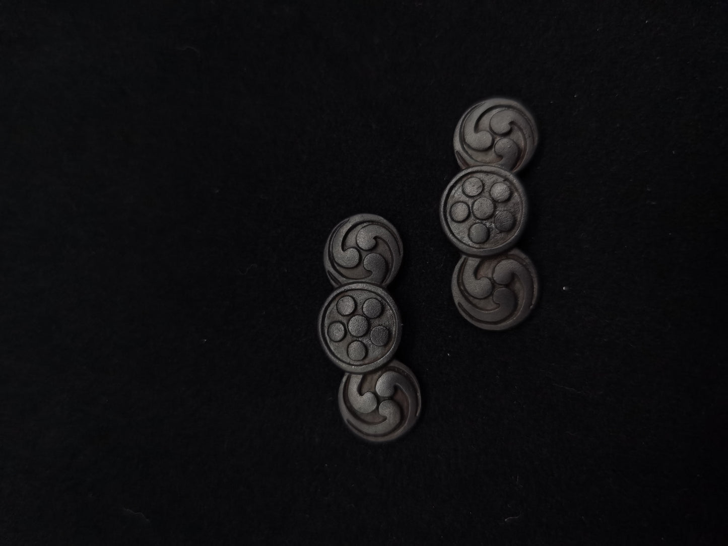Japanese Type Family Crest Menuki for Katana and wakziashi Y008