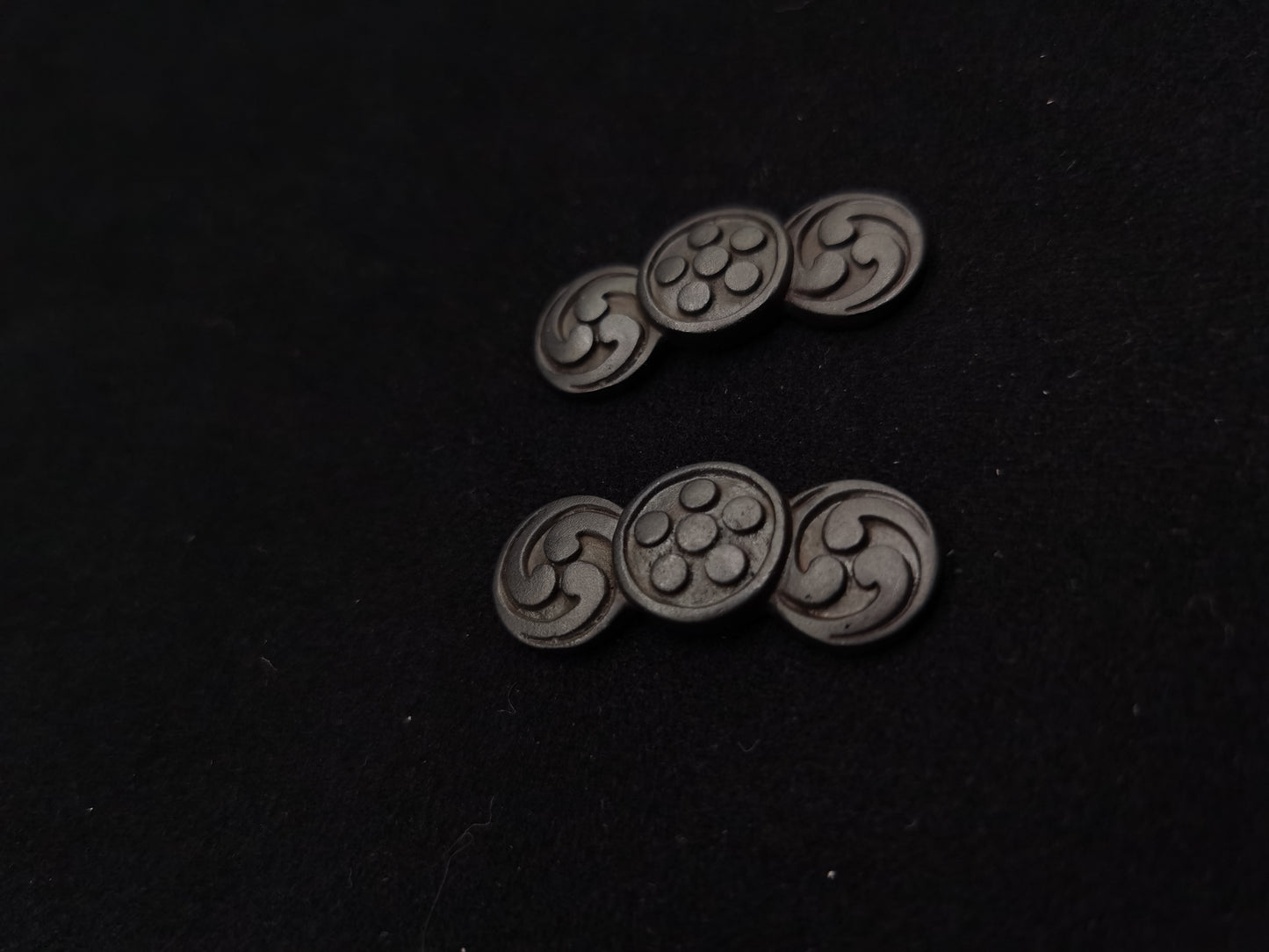 Japanese Type Family Crest Menuki for Katana and wakziashi Y008