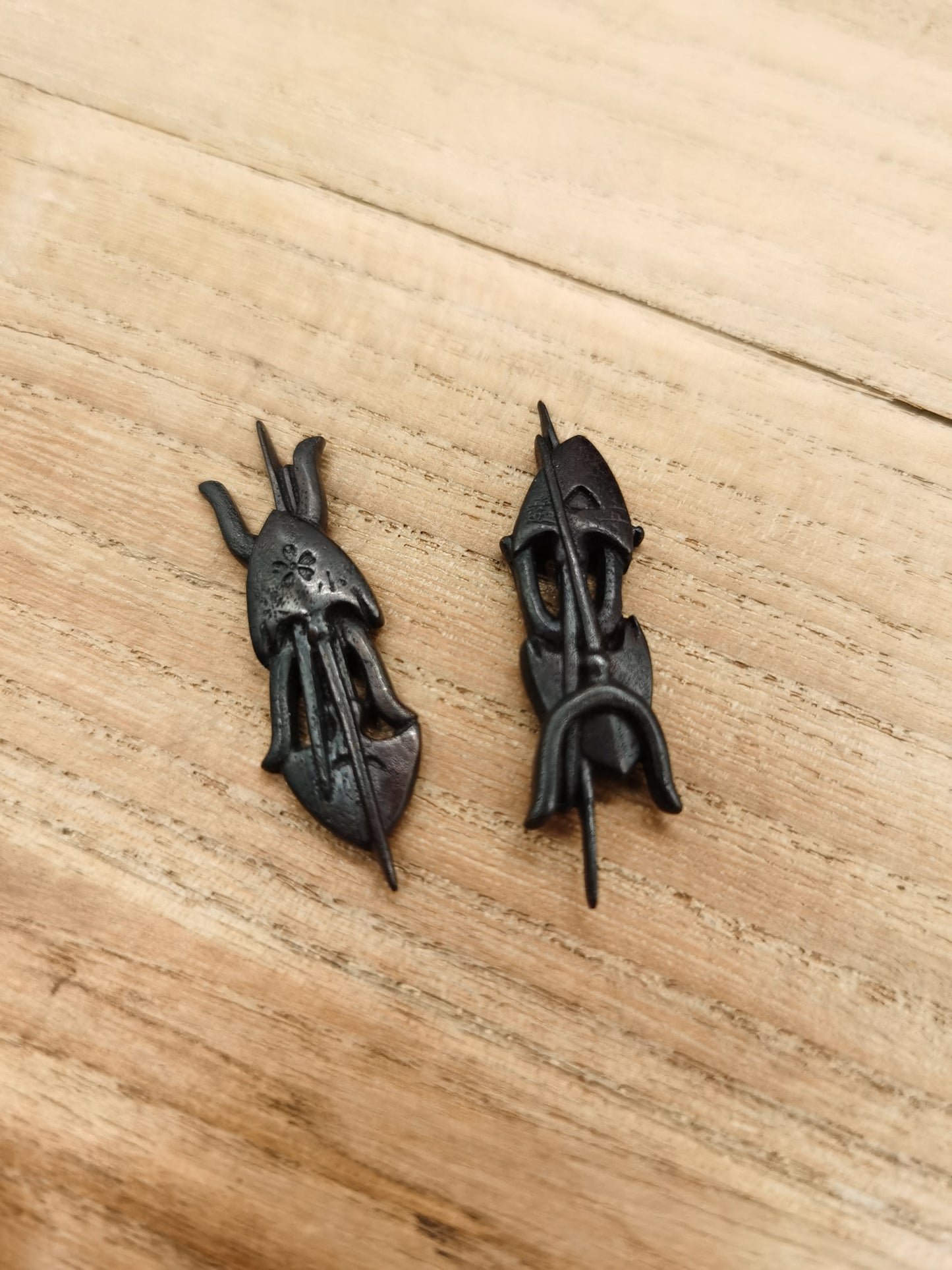 Japanese Type Black small Arrow Pattern Menuki for Katana and wakziashi Y017