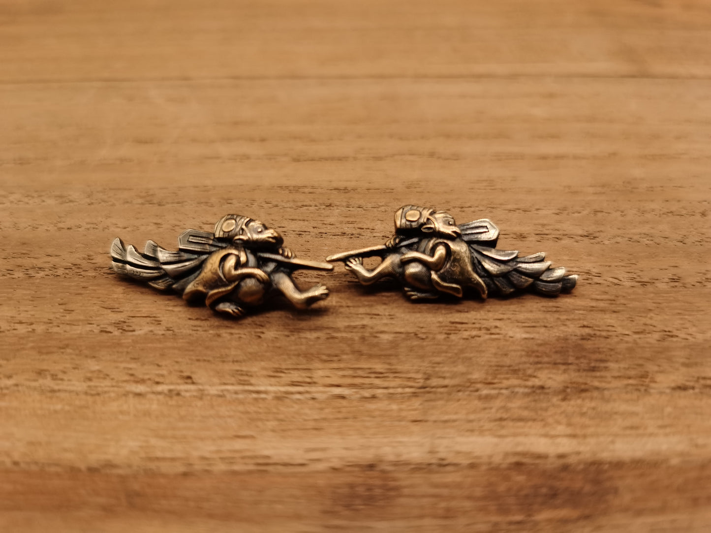 Japanese Type Golden Blessed Monkey Patttern Menuki for wakziashi Tanto Y031