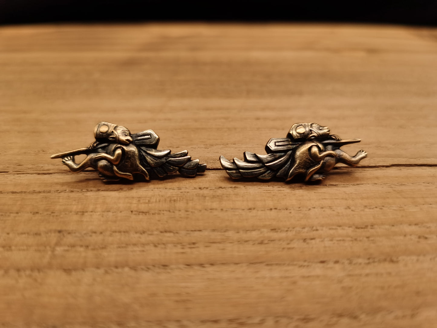 Japanese Type Golden Blessed Monkey Patttern Menuki for wakziashi Tanto Y031