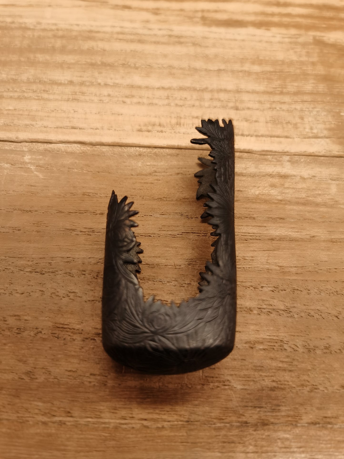 Japanese Type Black Chrysanthemum Mon Kojiri for wakziashi Y033