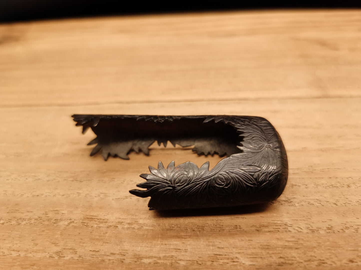 Japanese Type Black Chrysanthemum Mon Kojiri for wakziashi Y033
