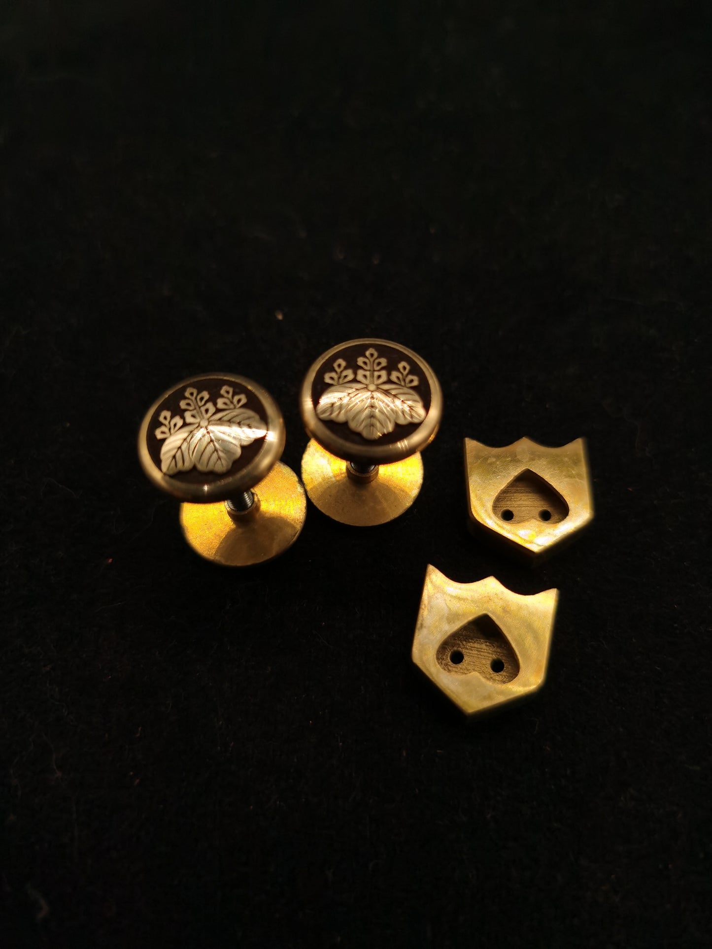 Japanese Type Kiri Mon Family Crest Taikogane set for Tachi Handtachi Y023