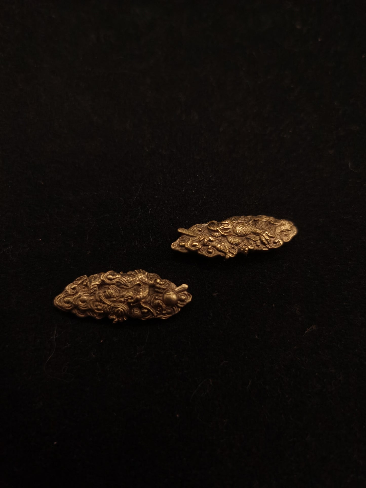 Japanese Type Small Golden Cloud-Dragon Menuki for wakziashi Tanto Y039
