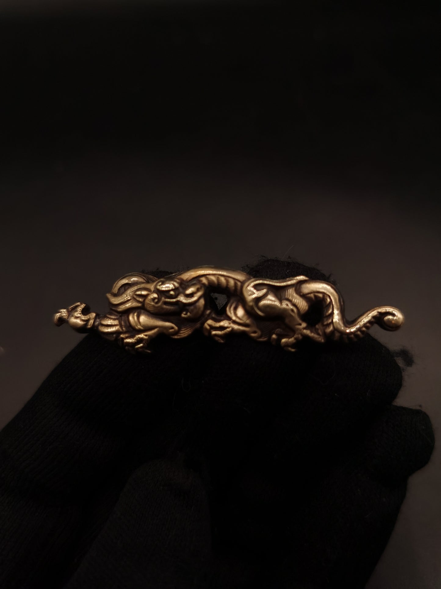 Japanese Type Big Golden Rain-Dragon Pattern Menuki for wakziashi Y041