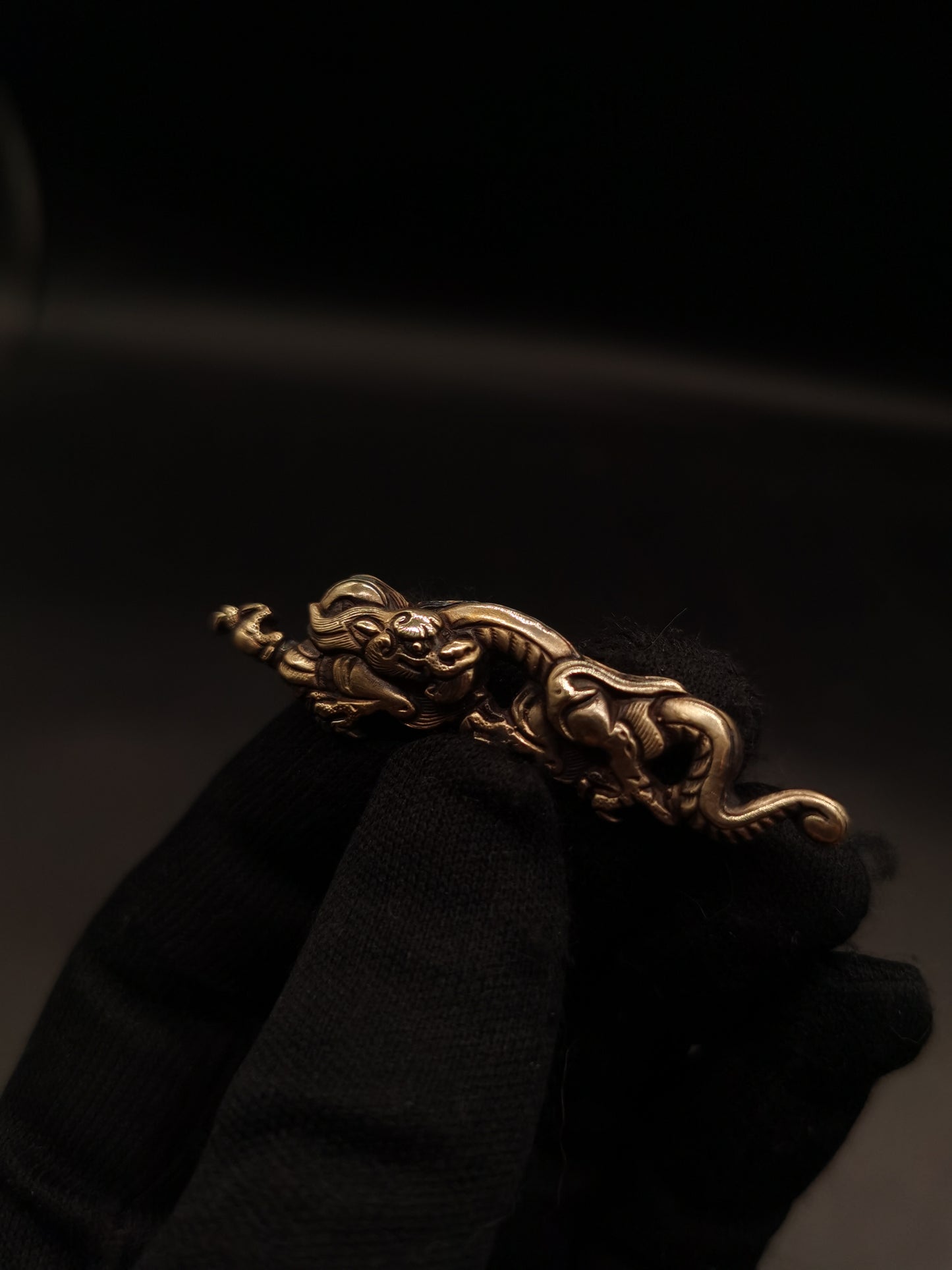 Japanese Type Big Golden Rain-Dragon Pattern Menuki for wakziashi Y041