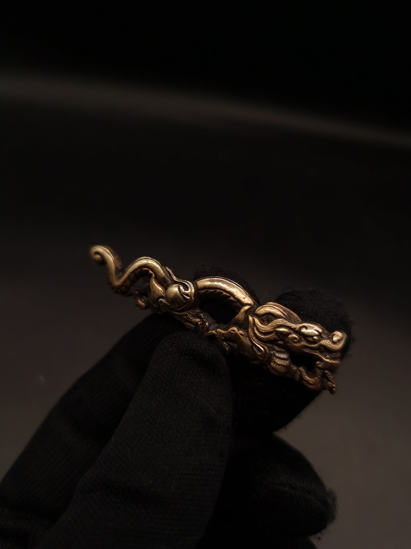 Japanese Type Big Golden Rain-Dragon Pattern Menuki for wakziashi Y041