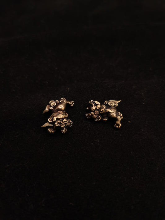 Japanese Type Mini Golden Lion Pattern Menuki for wakziashi and tanto Y047