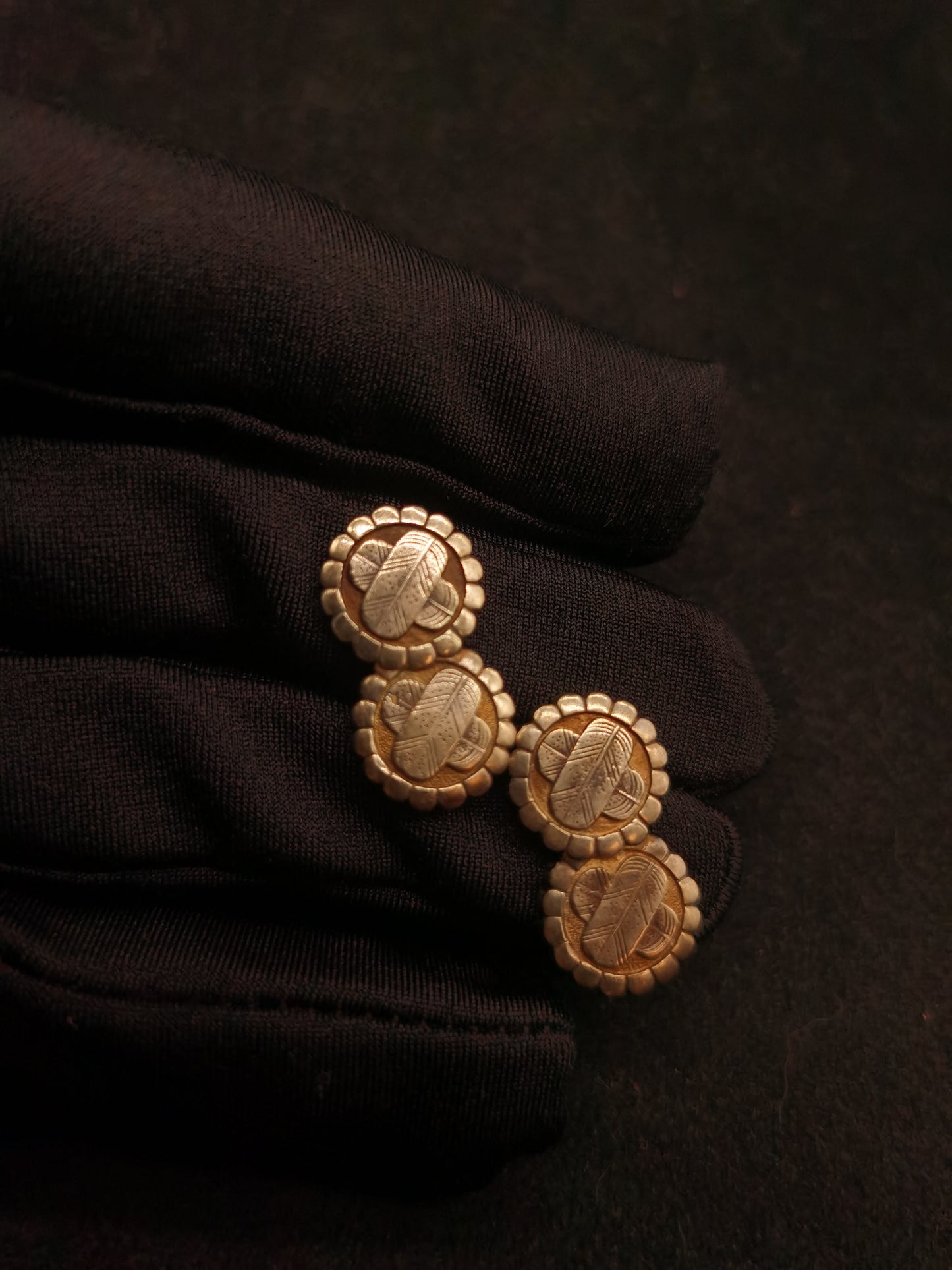 Japanese Type Golden Ovalifolium Mon Menuki for wakziashi and Tanto Y050