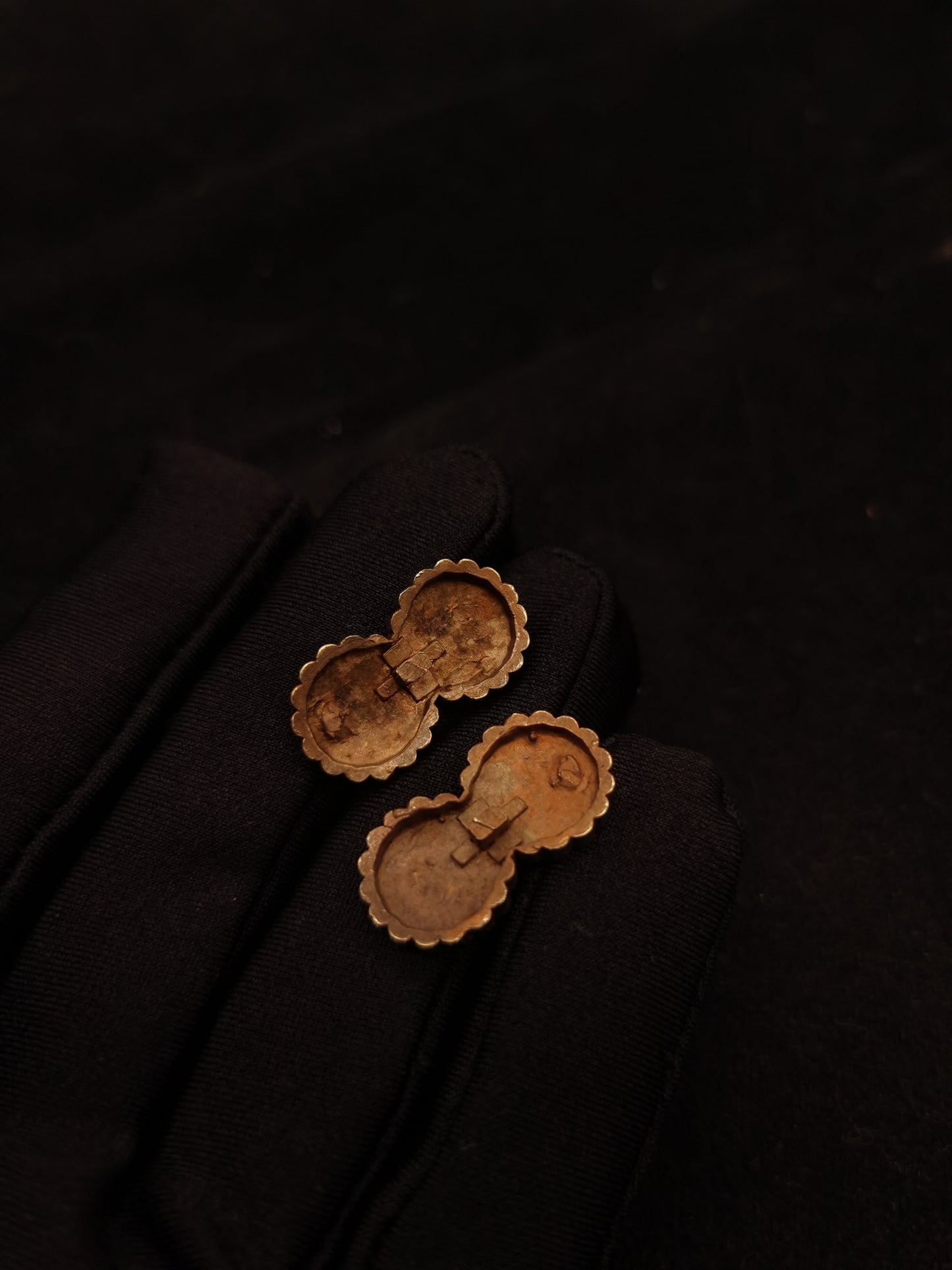 Japanese Type Golden Ovalifolium Mon Menuki for wakziashi and Tanto Y050