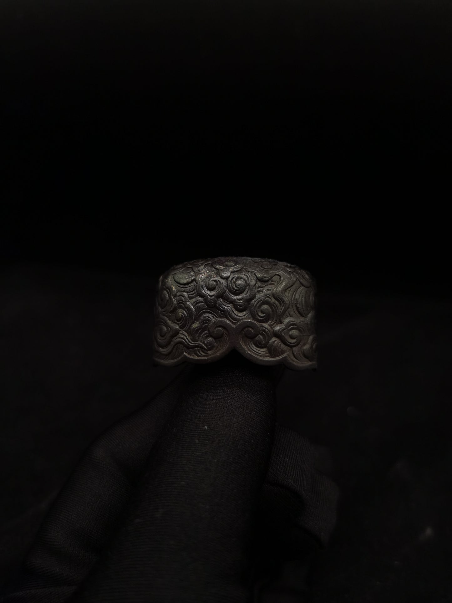 Japanese Type Black Fine-grained Cloud Mon Kojiri for Katana and wakziashi Y059