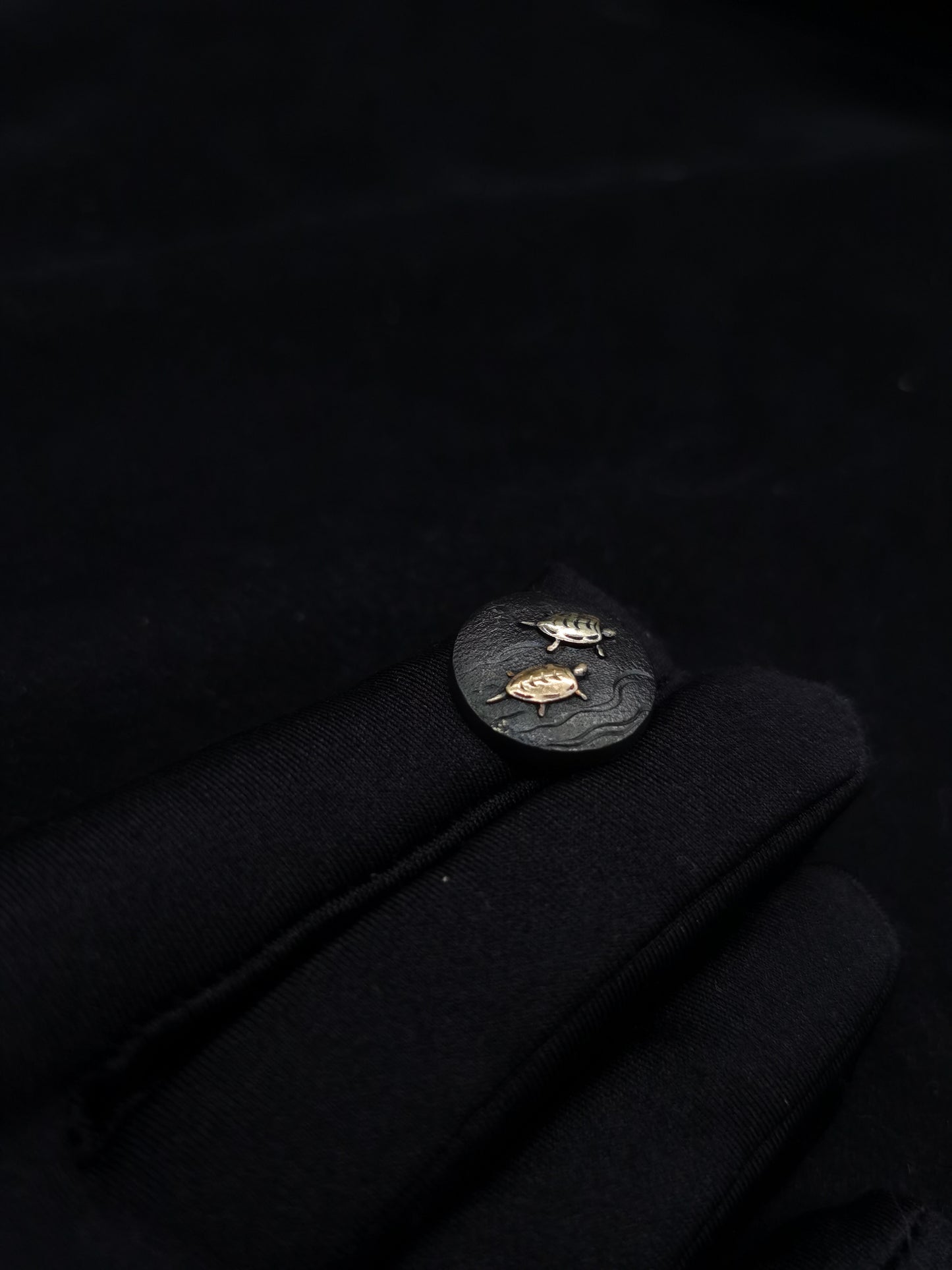 Japanese Type Round Menuki for Wakziashi and Tanto, Parental turtle Y060