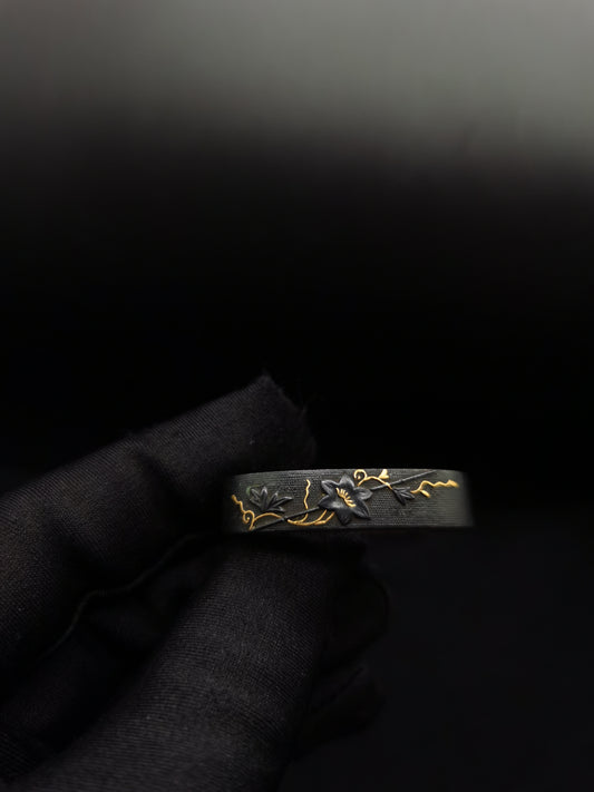 Japanese Morning Glory Pattern Single Fuchi for Katana Wakziashi Edo Period Antique F037
