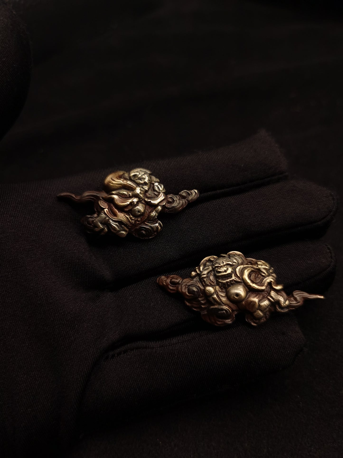 Japanese Type Wind Thunder God Pattern Menuki for Katana and wakziashi Y065
