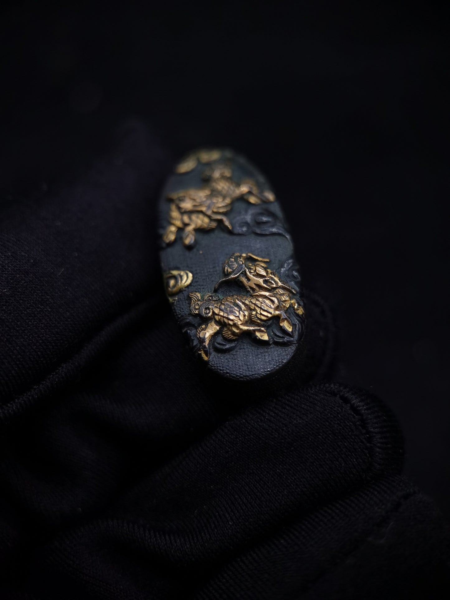 Japanese Kirin Pattern Fuchi &Kashira for Katana and Wakziashi Edo Period Antique B030