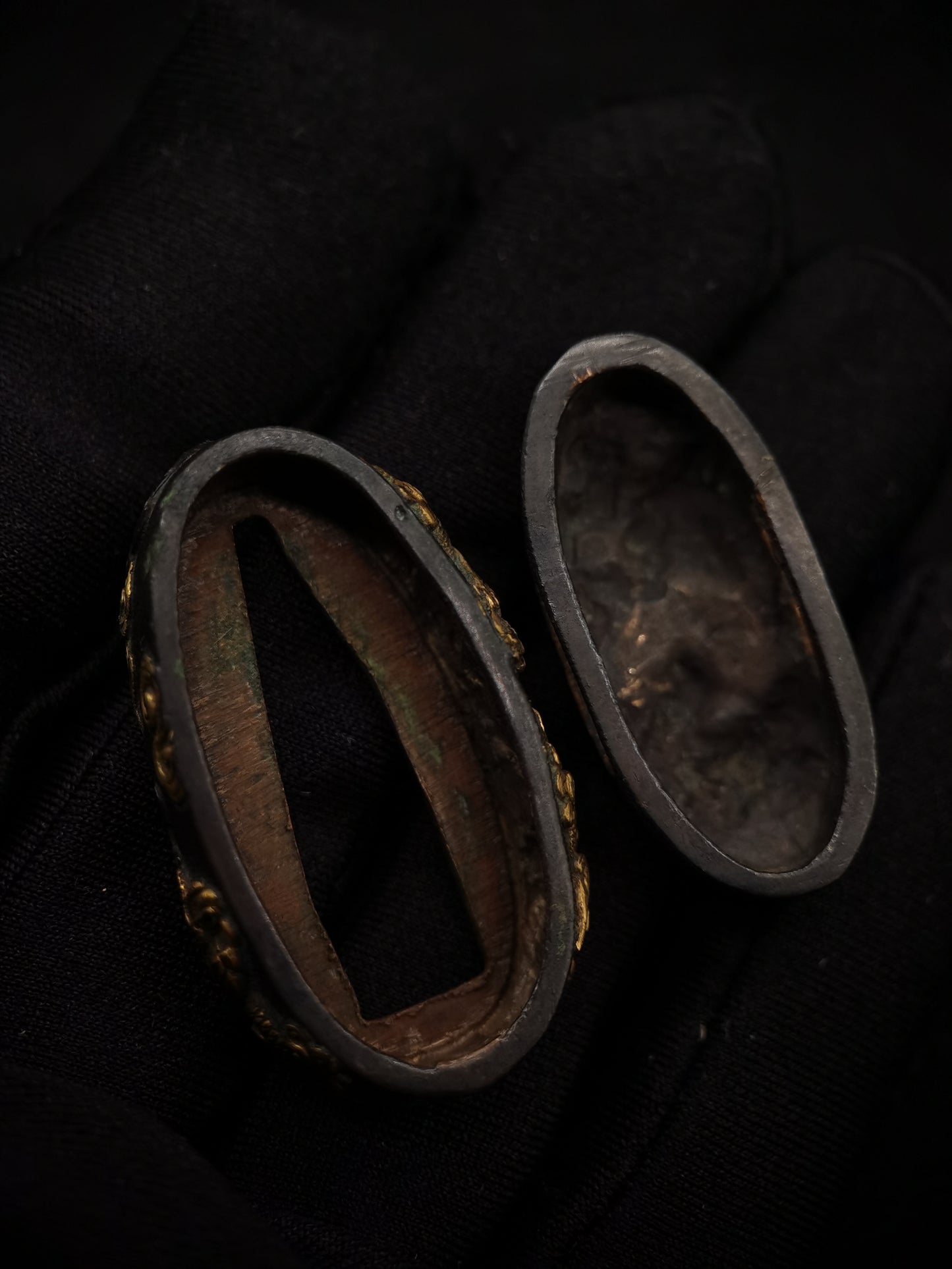 Japanese Kirin Pattern Fuchi &Kashira for Katana and Wakziashi Edo Period Antique B030