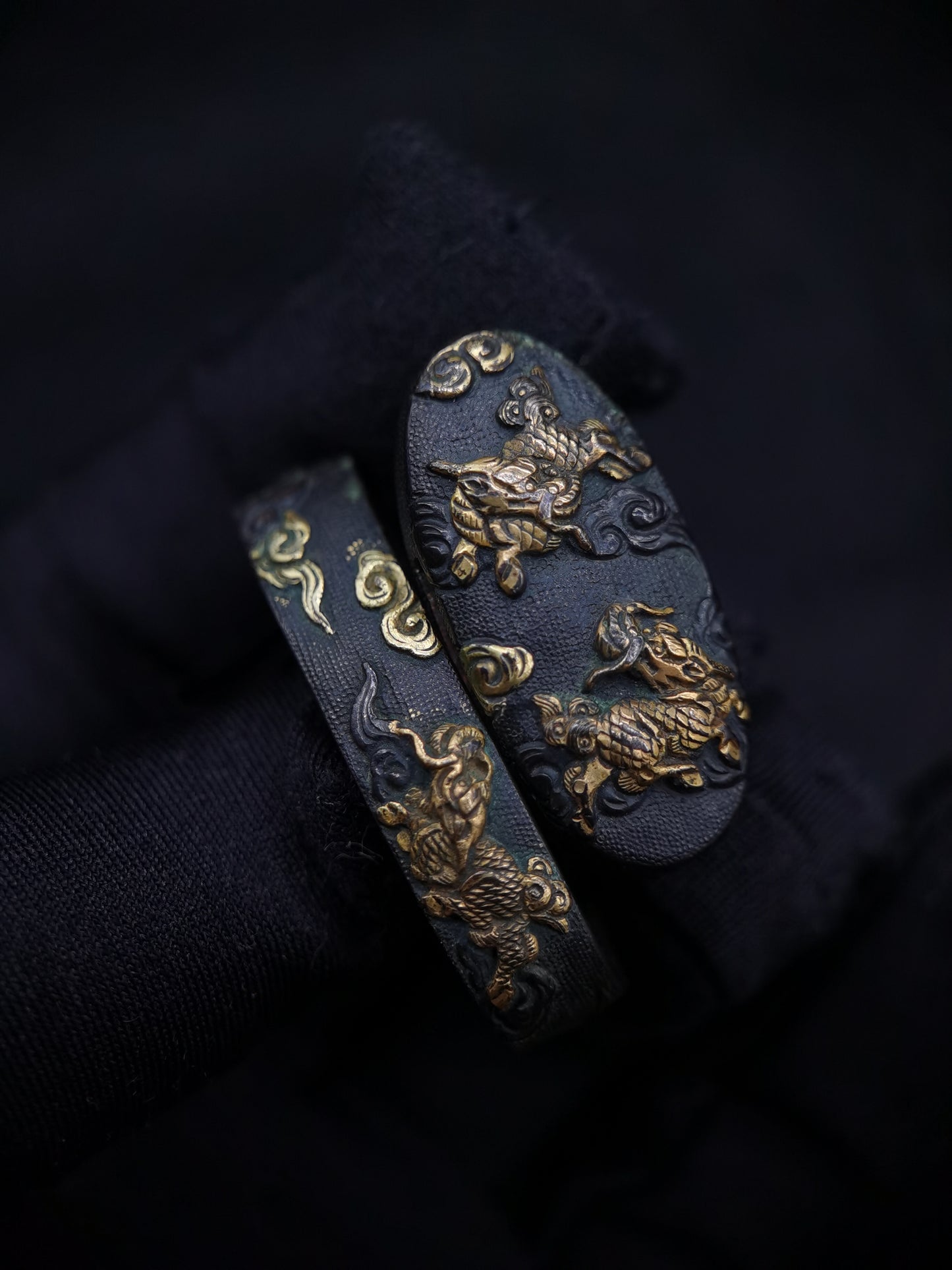 Japanese Kirin Pattern Fuchi &Kashira for Katana and Wakziashi Edo Period Antique B030