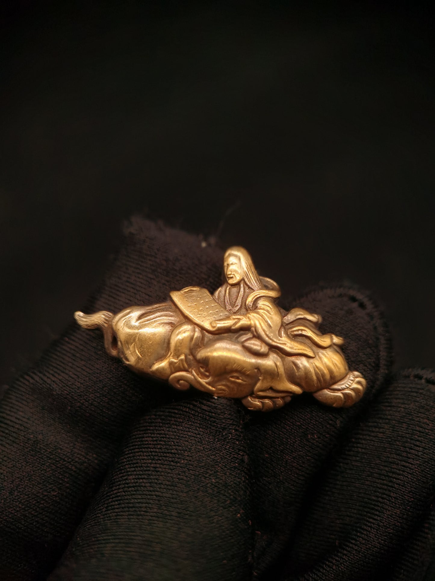 Japanese Type Menuki for Wakziashi Tanto Manjusri and Bodhisattva Y086