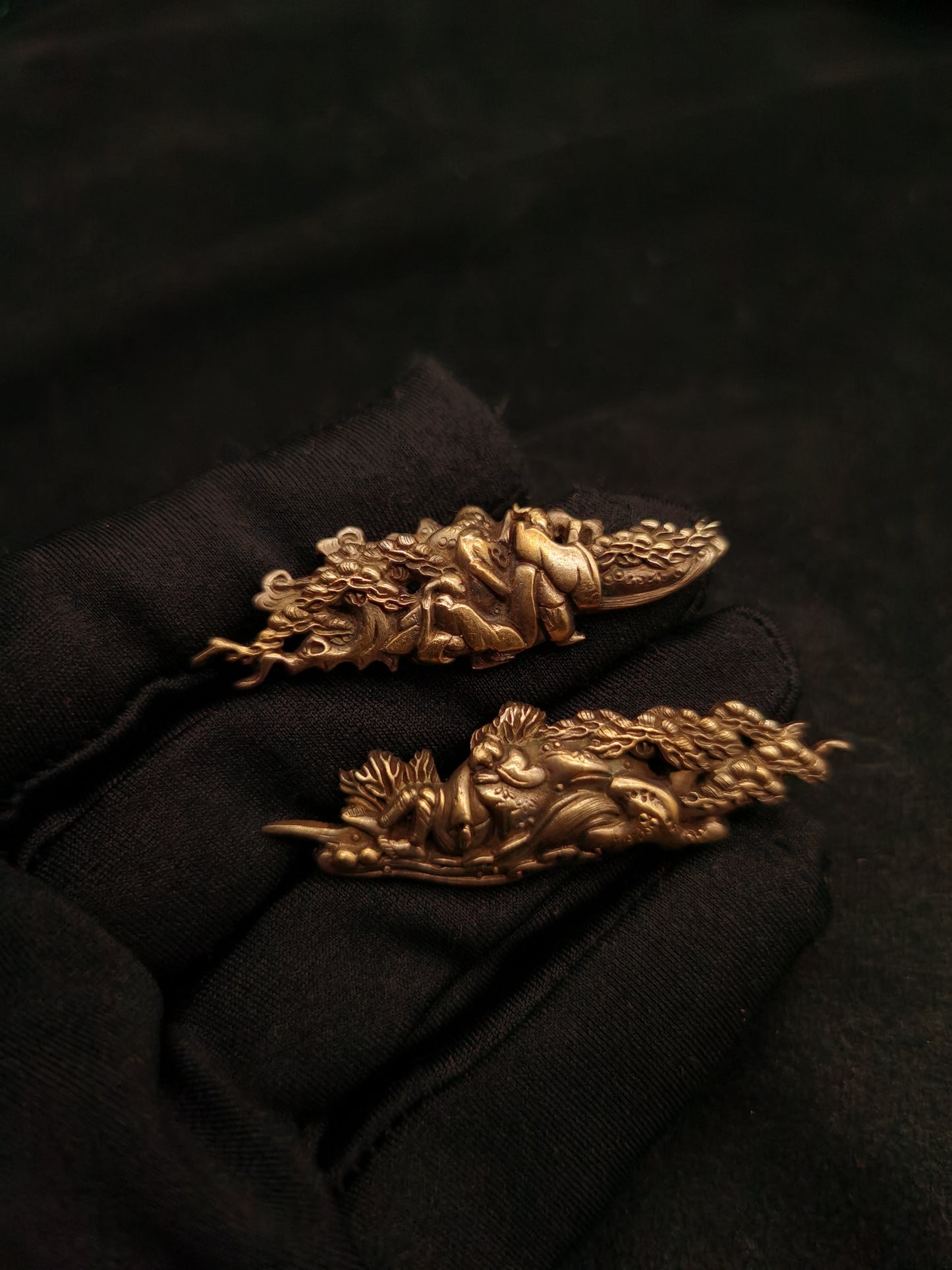 Japanese Type Daimyo and Pine Forest Menuki for Katana and Wakziashi Y087