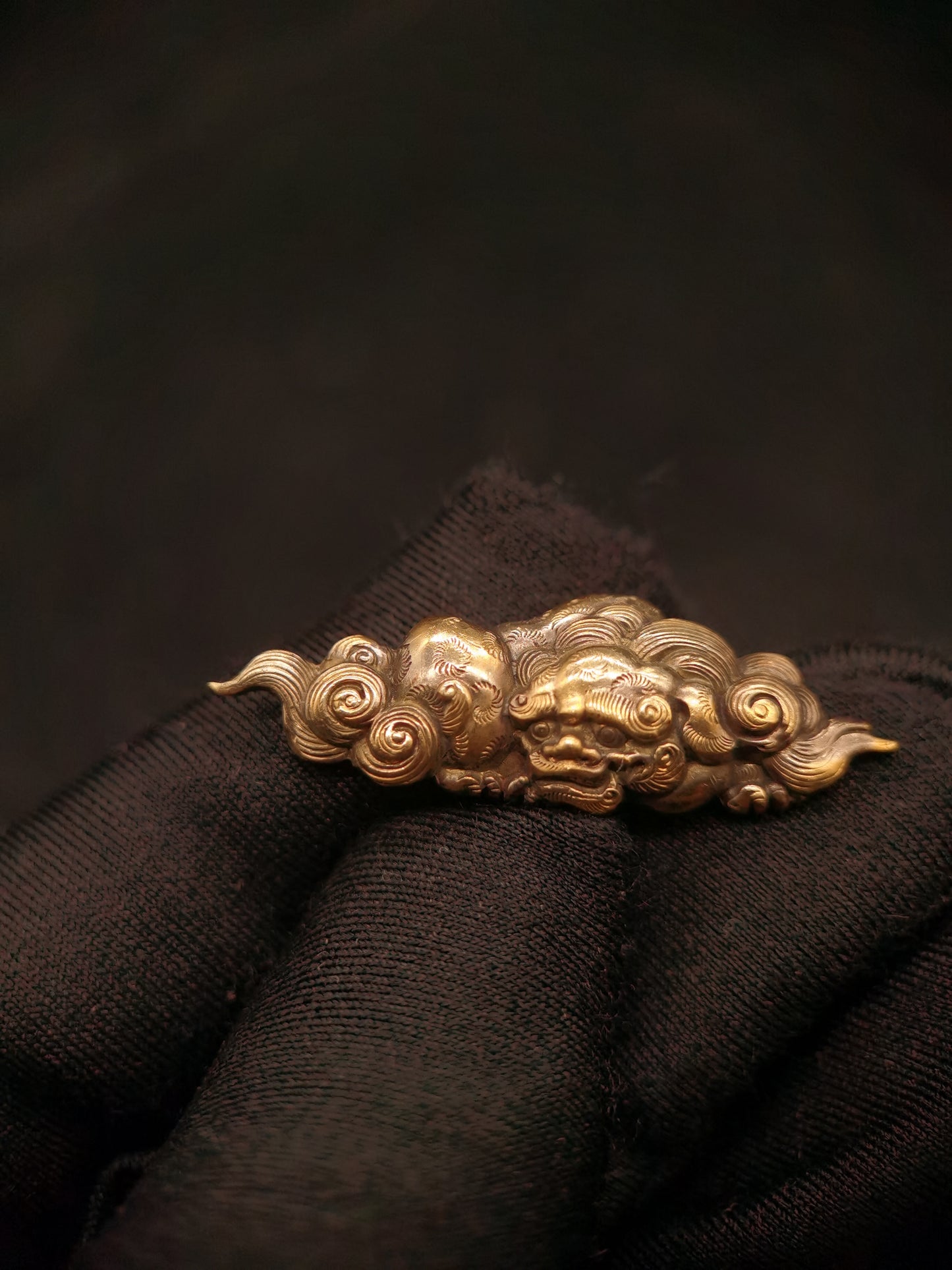 Japanese Type Golden Lion Pattern Menuki for Katana and Wakziashi Y088