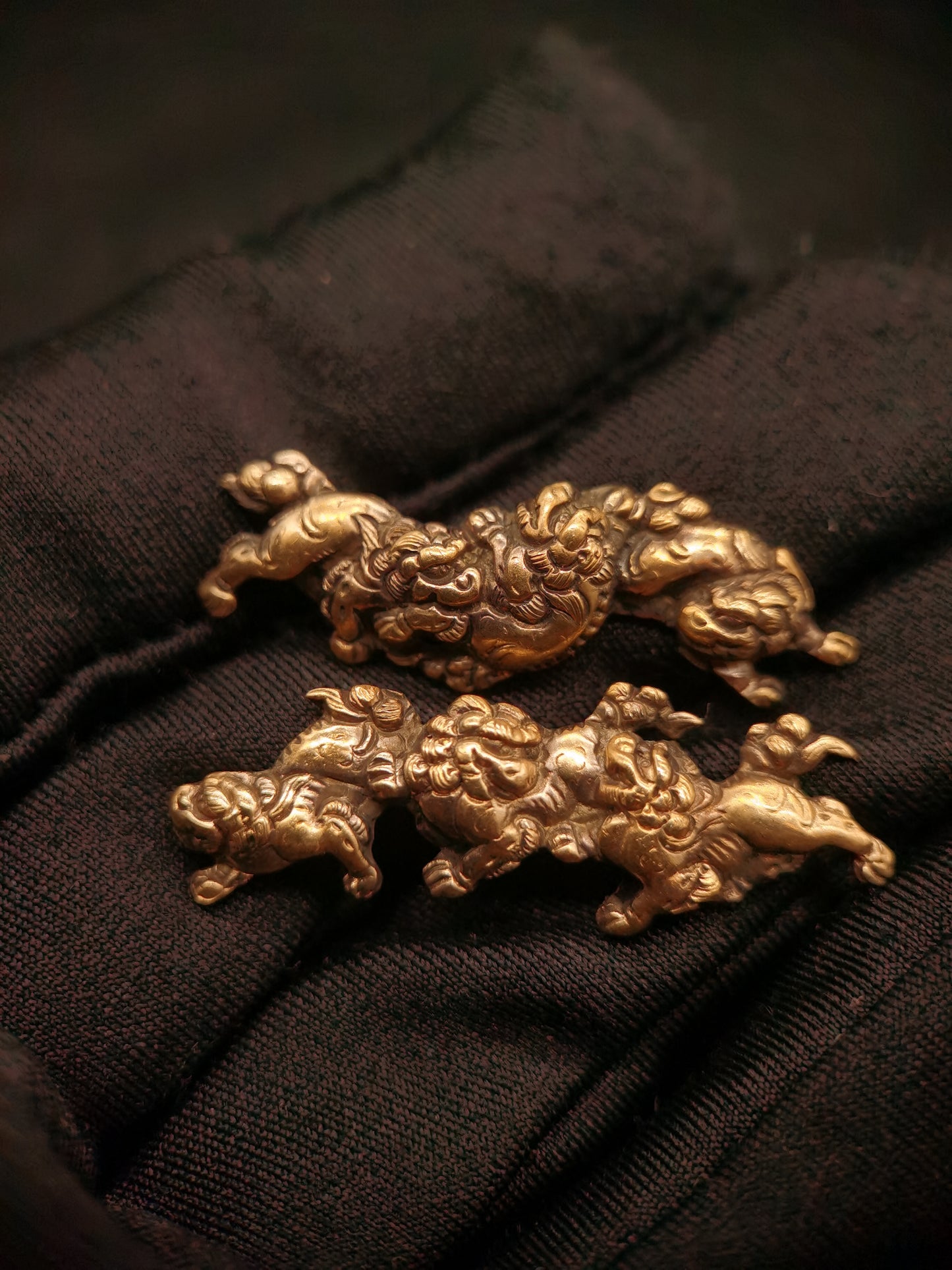 Japanese Type Menuki for Katana and Wakziashi Three Golden Lion Y089