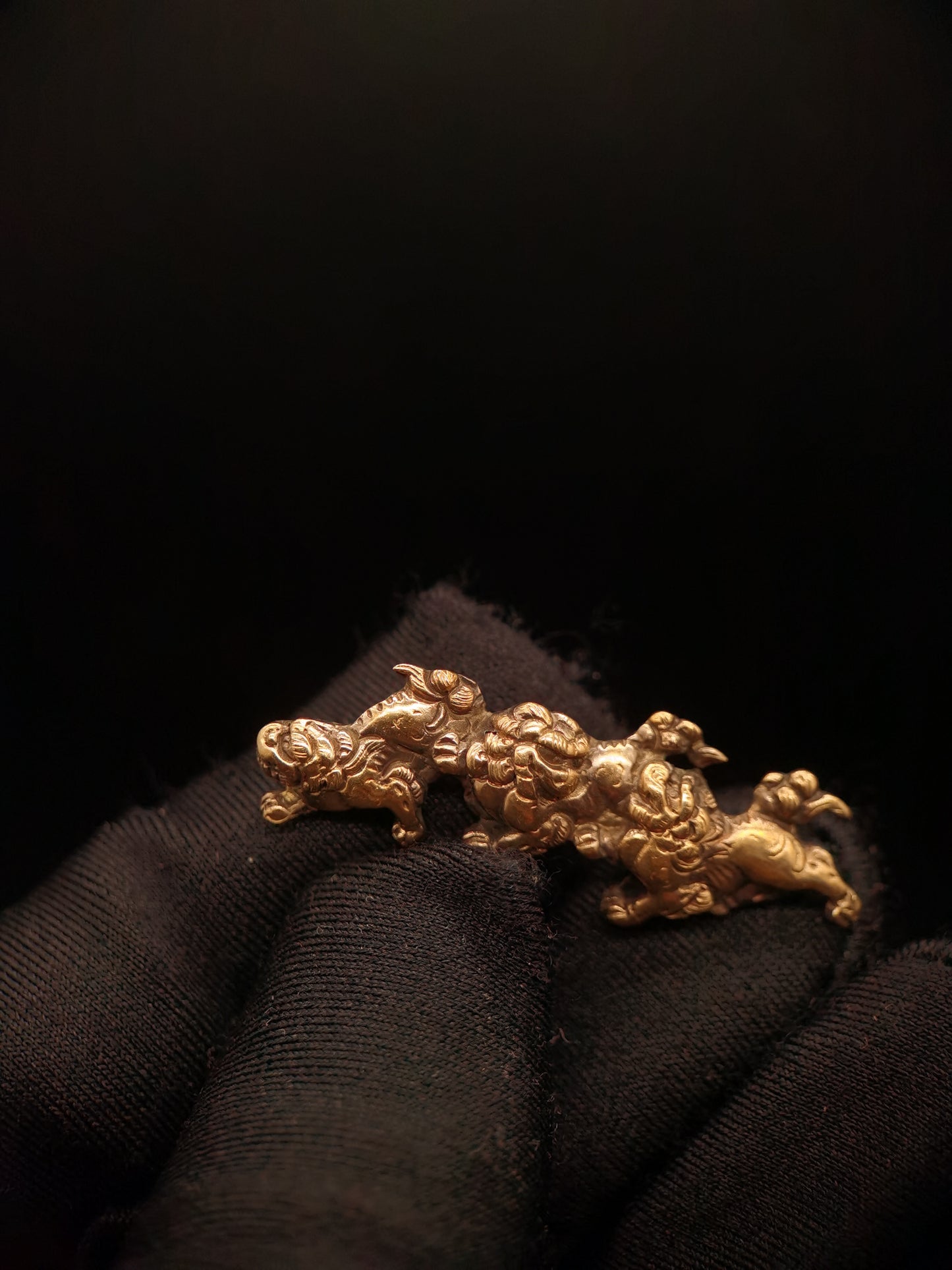 Japanese Type Menuki for Katana and Wakziashi Three Golden Lion Y089
