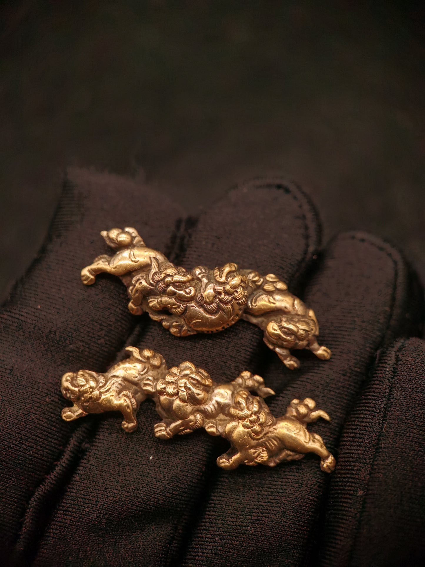 Japanese Type Menuki for Katana and Wakziashi Three Golden Lion Y089