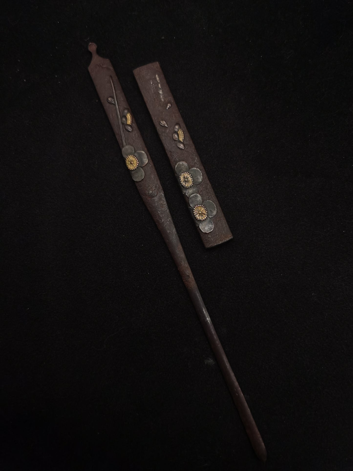 Japanese Plum blossom Kogia and Kozuka for wakziashi and tanto Edo period antique D021