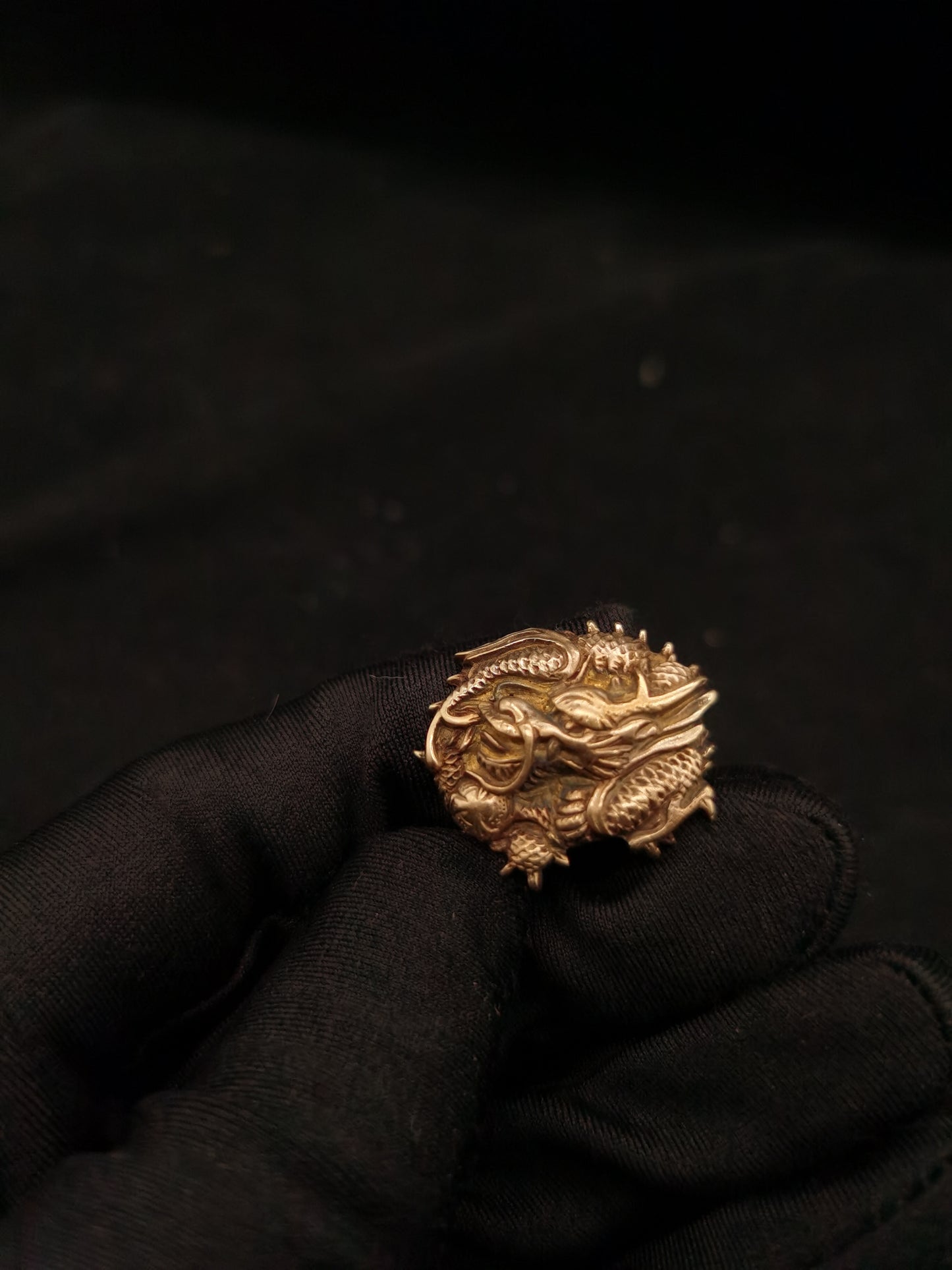 Japanese Type Big Golden Round Dragon Menuki for Katana Wakziashi Tanto Y096