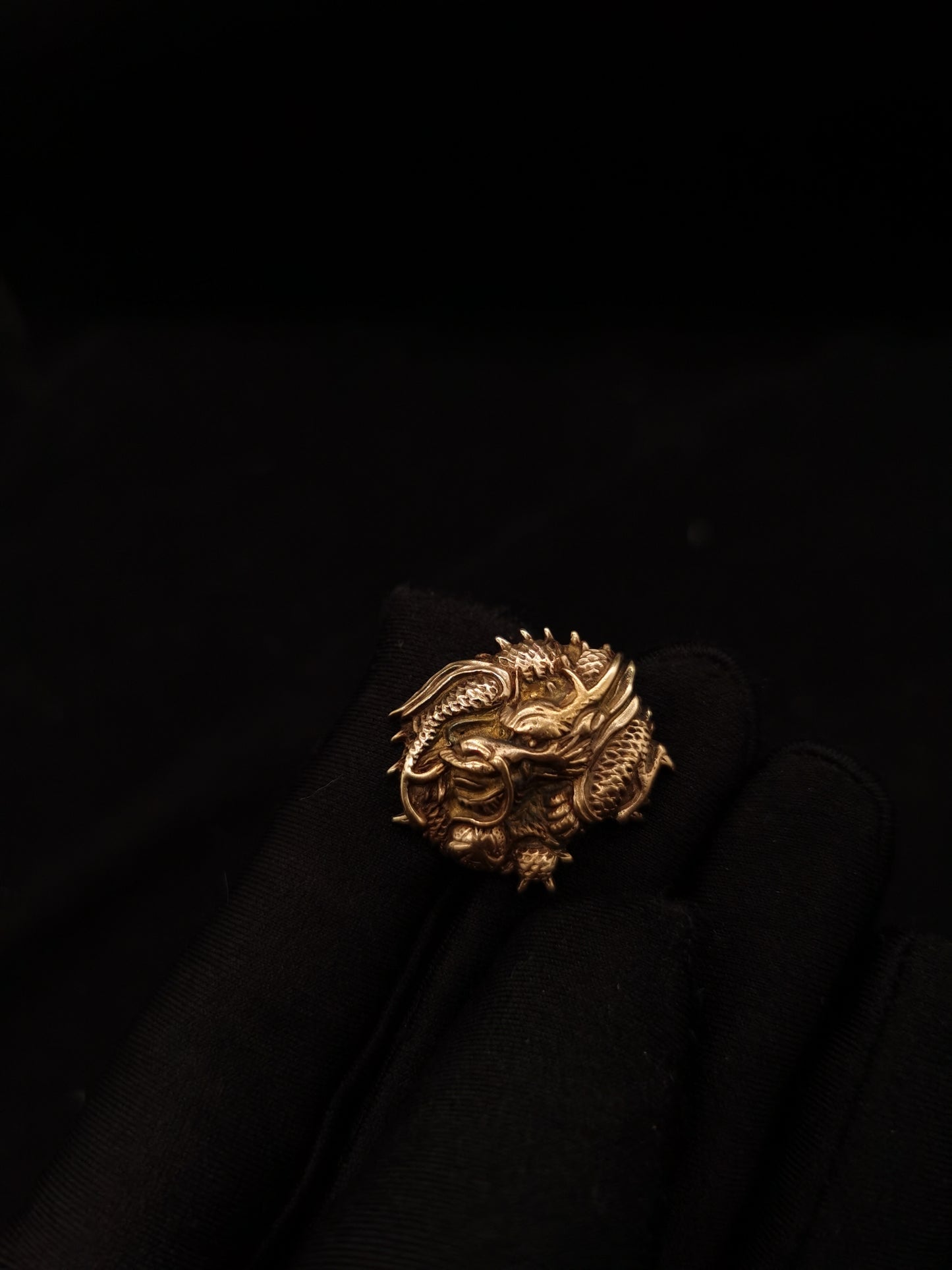 Japanese Type Big Golden Round Dragon Menuki for Katana Wakziashi Tanto Y096