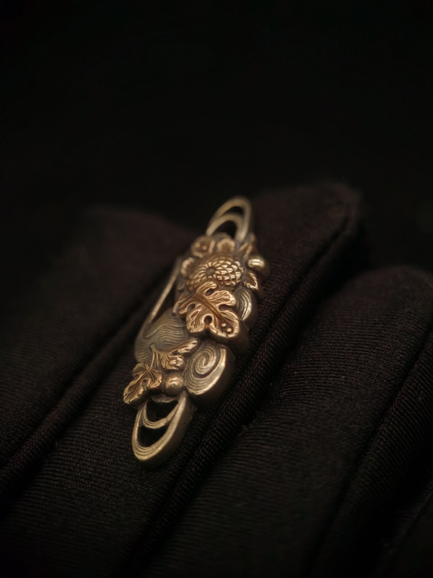Japanese Type Chrysanthemum and water Menuki for Katana and Wakziashi Y103