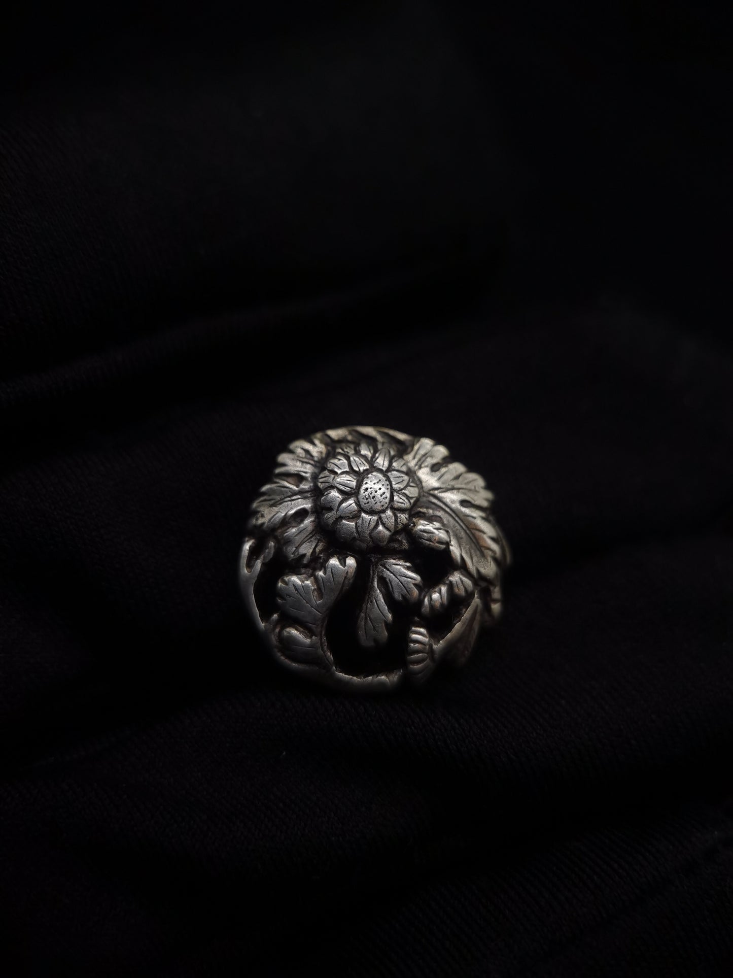 Japanese Type Kiku and Sakura Round Menuki for Wakziashi and Tanto Y107