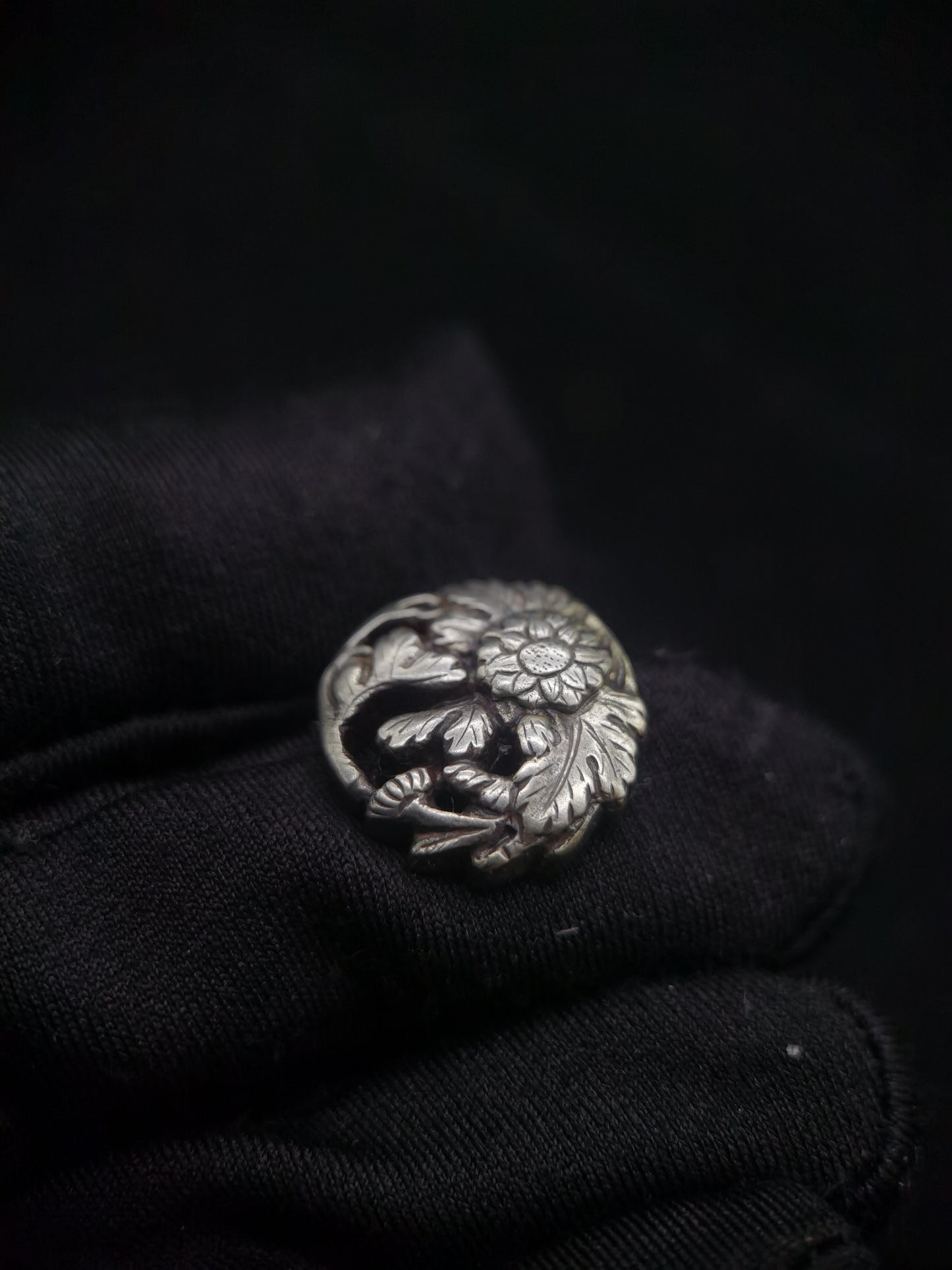 Japanese Type Kiku and Sakura Round Menuki for Wakziashi and Tanto Y107