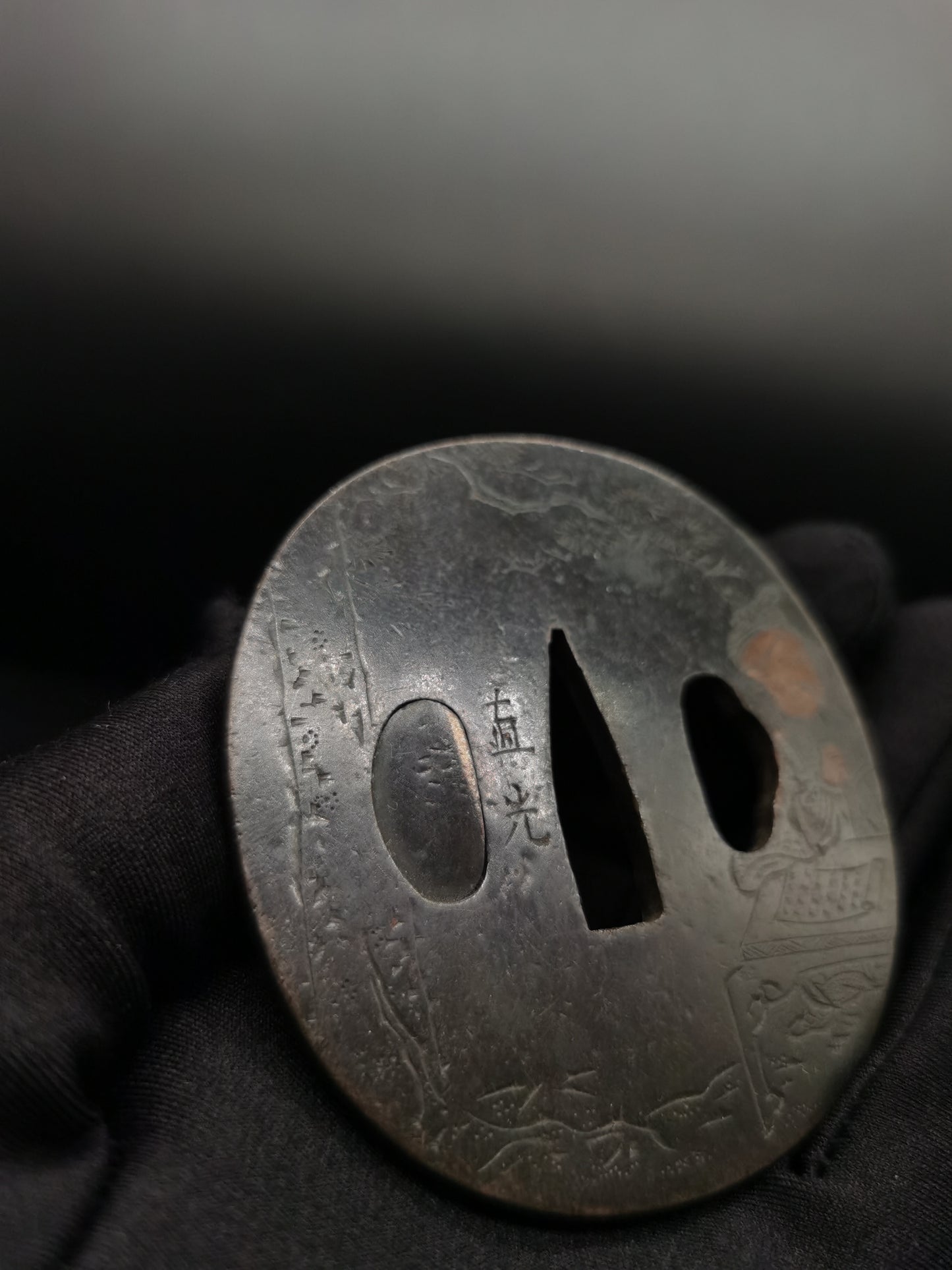 Japanese Type Three kingdoms Guan Yu Tsuba for Wakziashi and Tanto Edo Period Antique A055