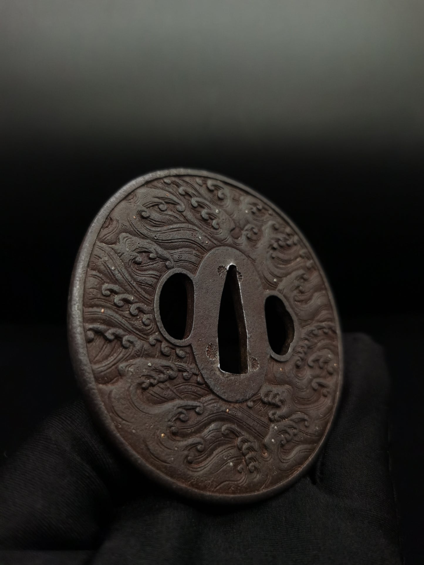 Japanese Type Big Wave Pattern Tsuba for Katana and Wakziashi Edo Period Antique A058