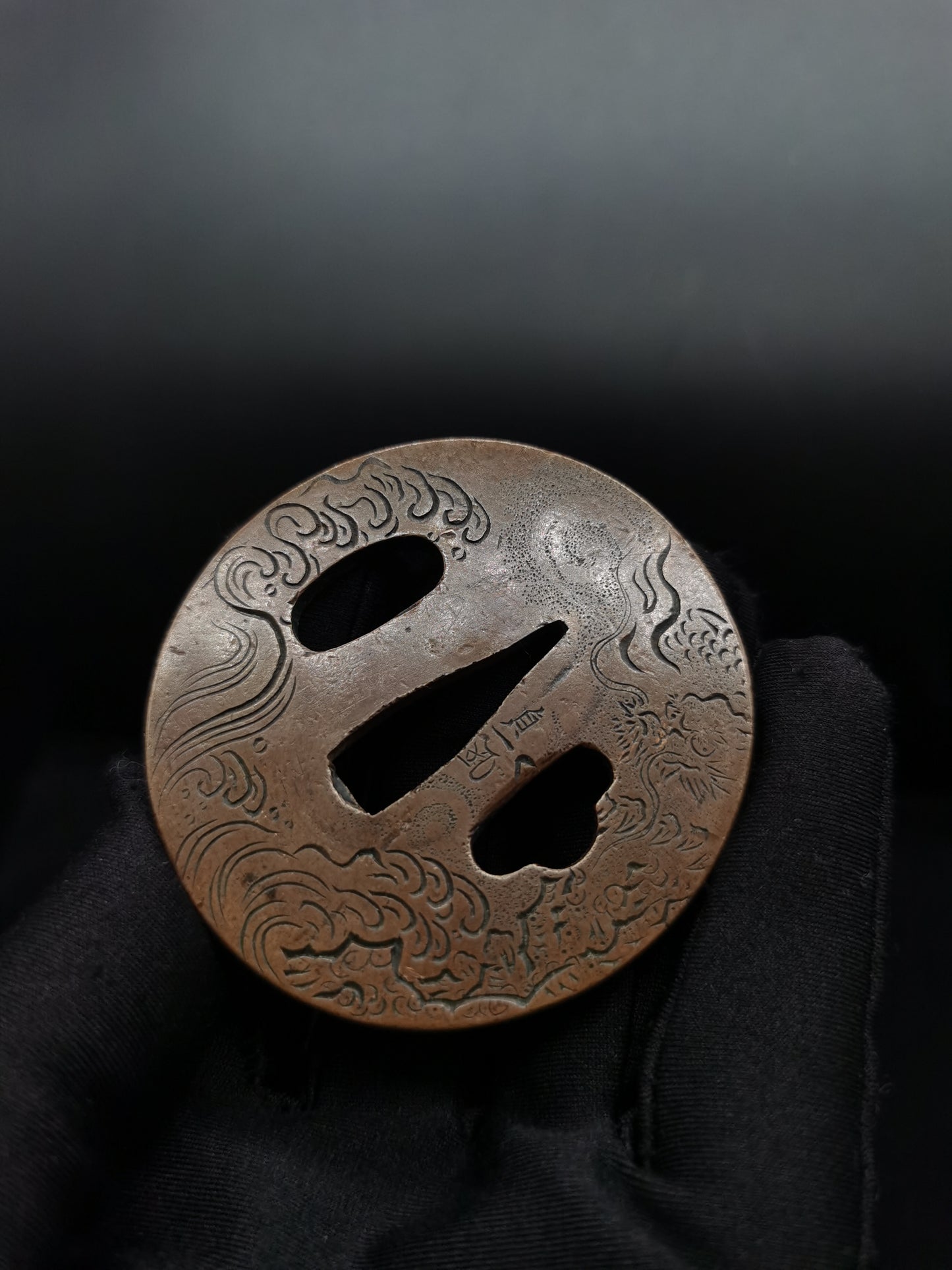 Japanese Type Wave Dragon Tsuba for Wakziashi Tanto Edo Period Antique A061