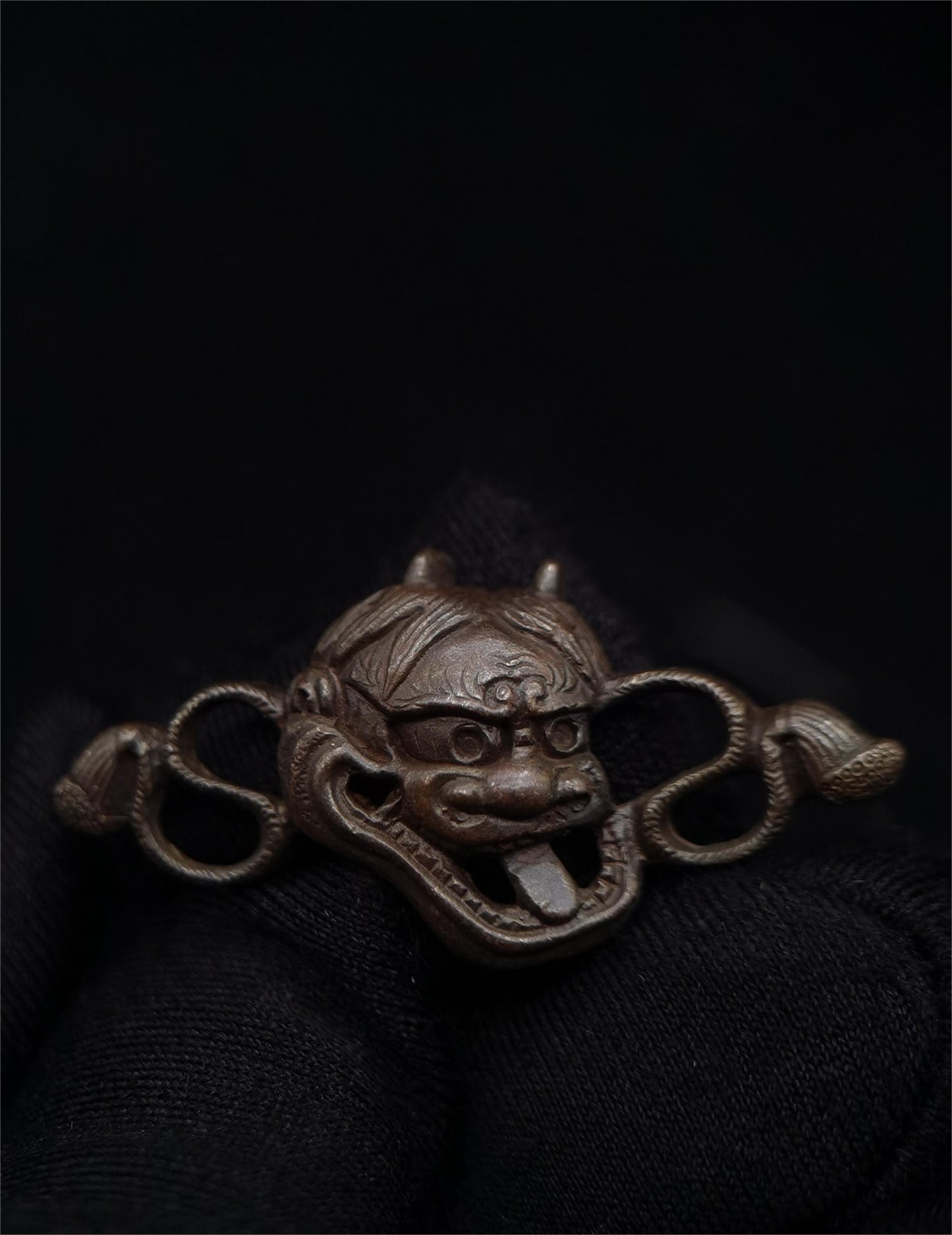Japanese Type Menuki for Katana wakziashi and Tanto hannya mask Pattern Y108