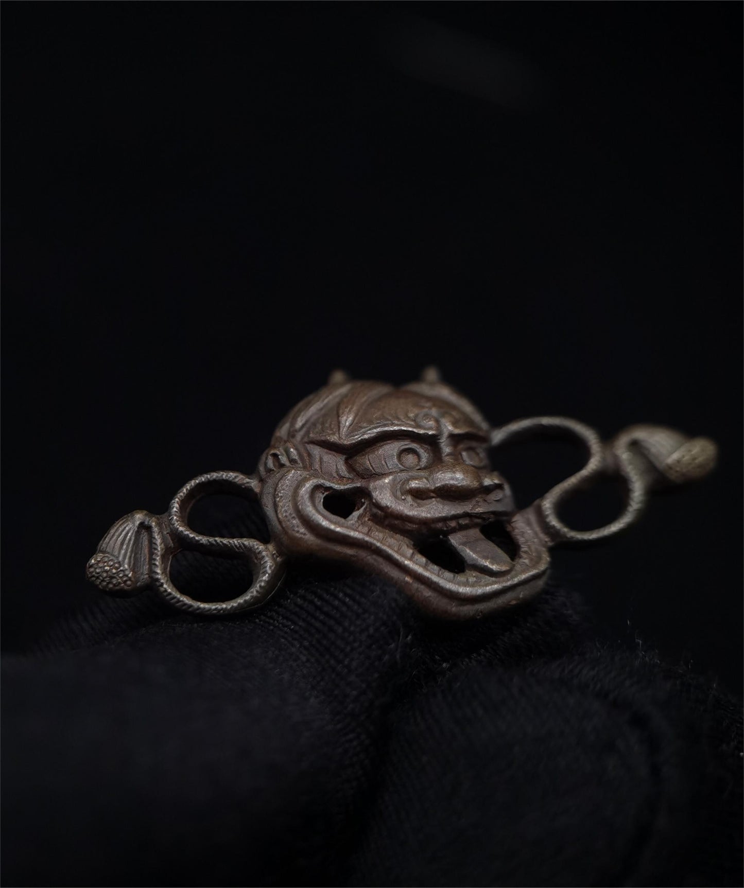Japanese Type Menuki for Katana wakziashi and Tanto hannya mask Pattern Y108