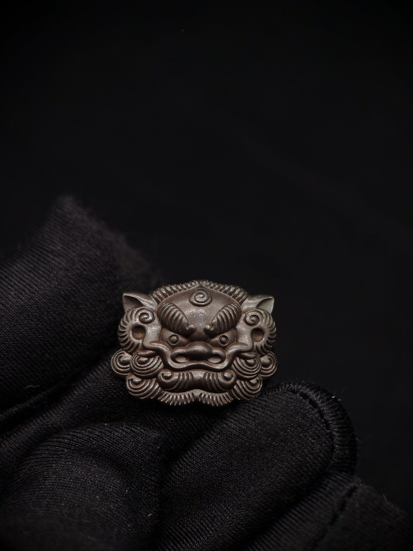 Japanese Type Lion Dog face Pattern Menuki for wakziashi and Tanto Y116