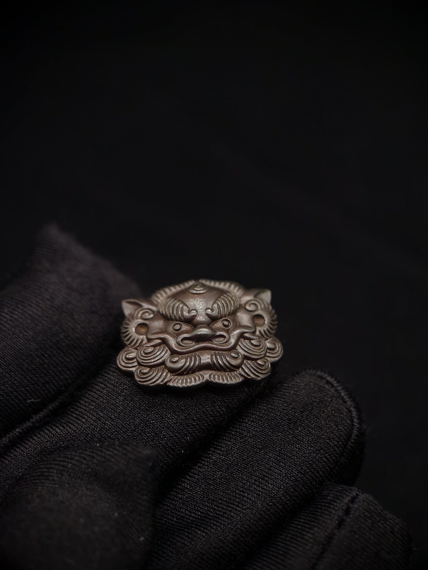 Japanese Type Lion Dog face Pattern Menuki for wakziashi and Tanto Y116