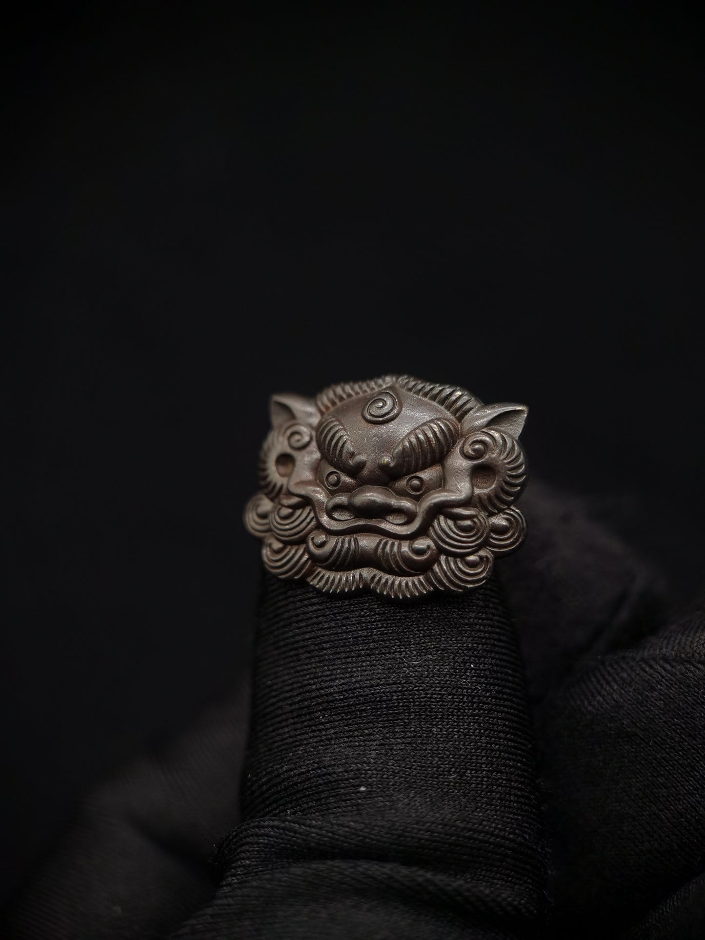 Japanese Type Lion Dog face Pattern Menuki for wakziashi and Tanto Y116
