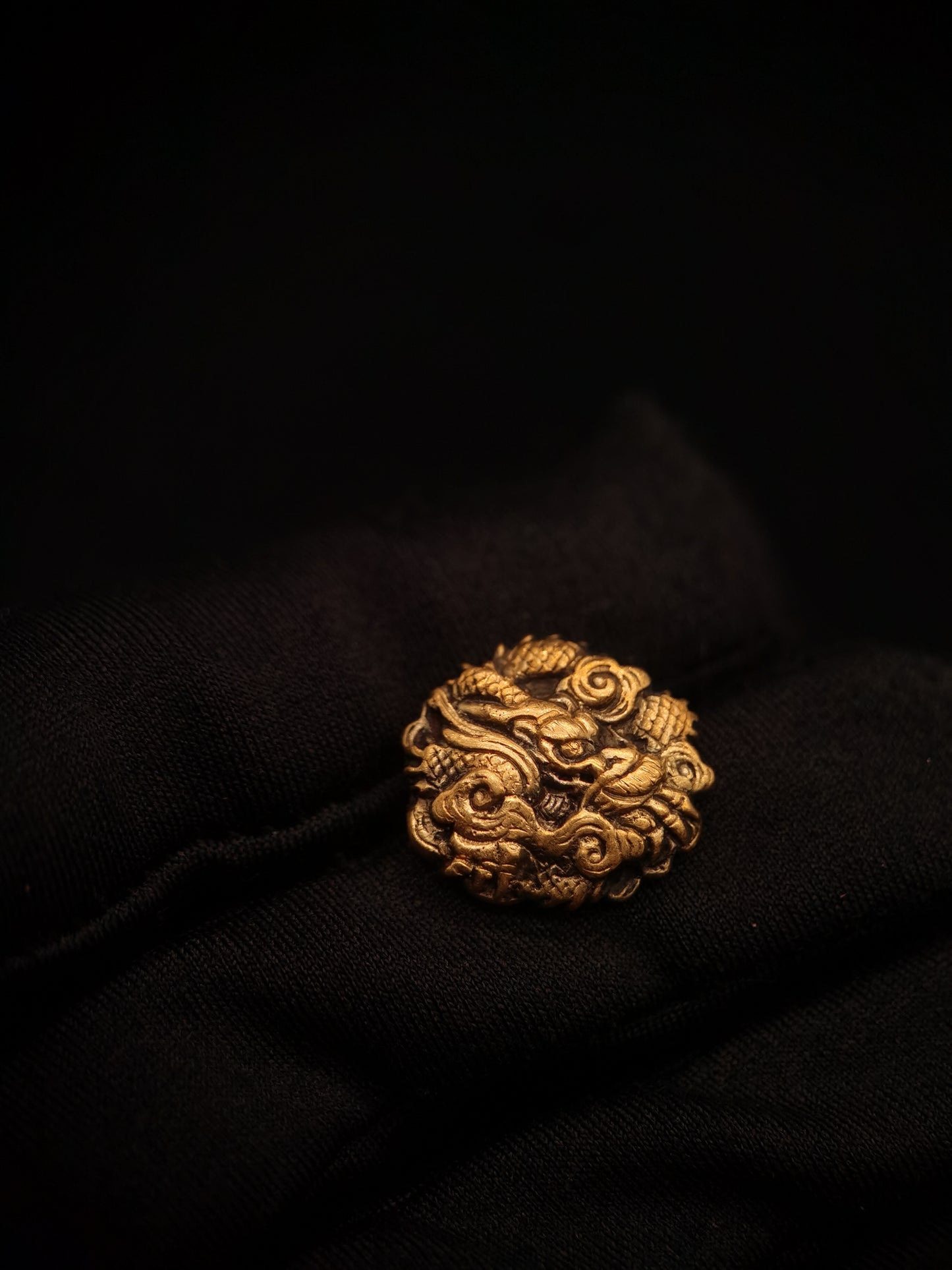 Japanese Type Small Cloud Dragon Pattern Menuki for wakziashi and Tanto Y118