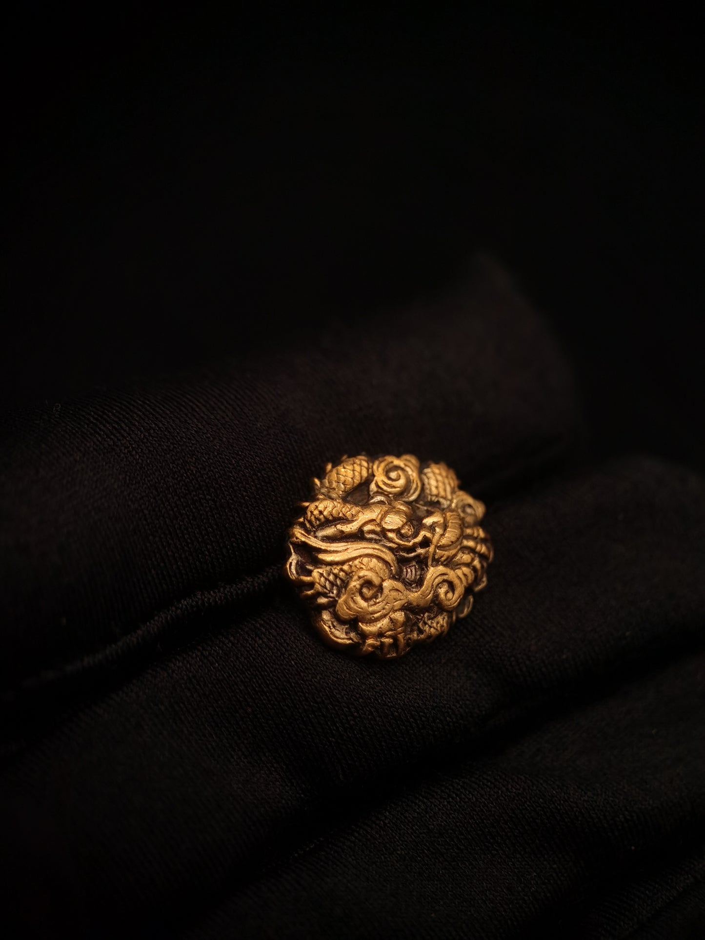 Japanese Type Small Cloud Dragon Pattern Menuki for wakziashi and Tanto Y118