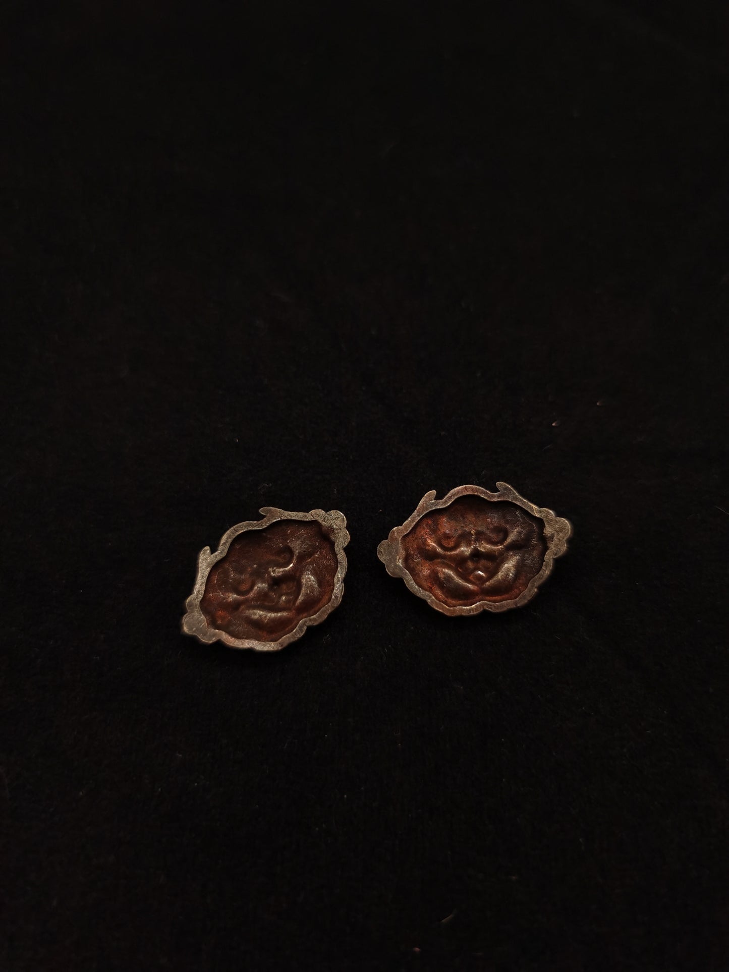 Japanese Type Small ghost Face Pattern Menuki for wakziashi and Tanto Y119